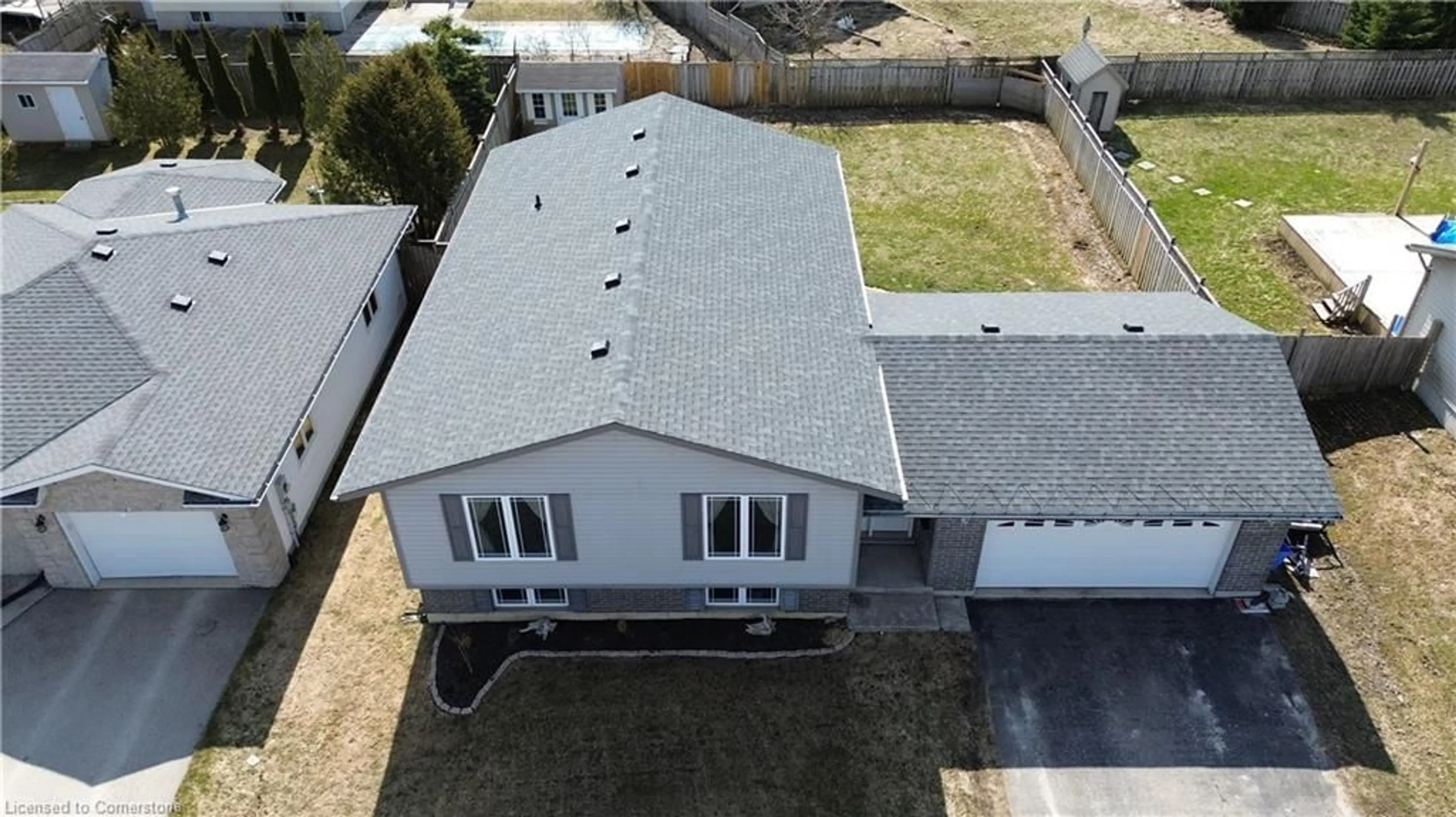 A pic from outside/outdoor area/front of a property/back of a property/a pic from drone, building for 460 King St, Mount Forest Ontario N0G 2L2