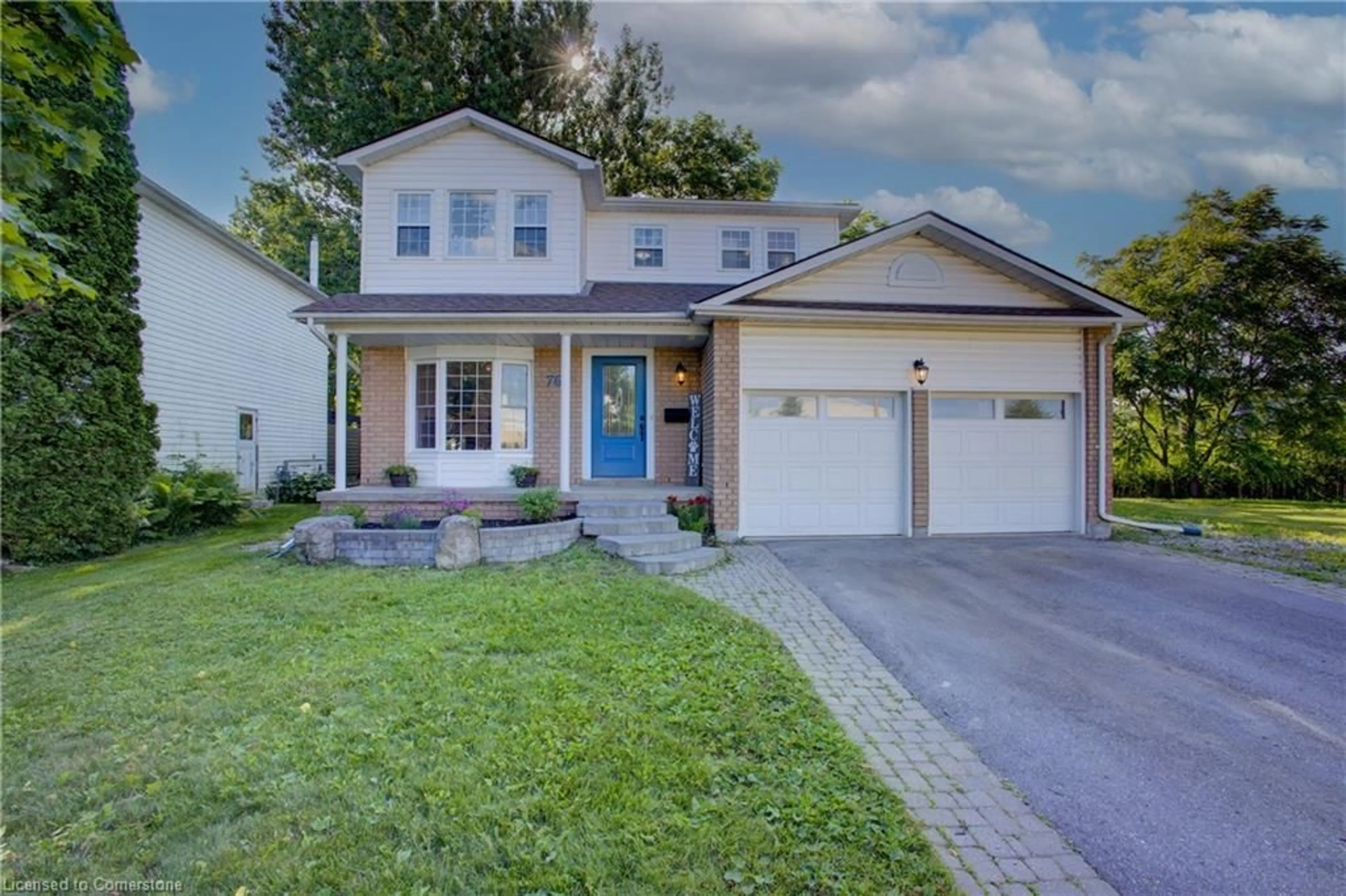 Home with vinyl exterior material, street for 765 Woodhill Dr, Fergus Ontario N1M 3N2