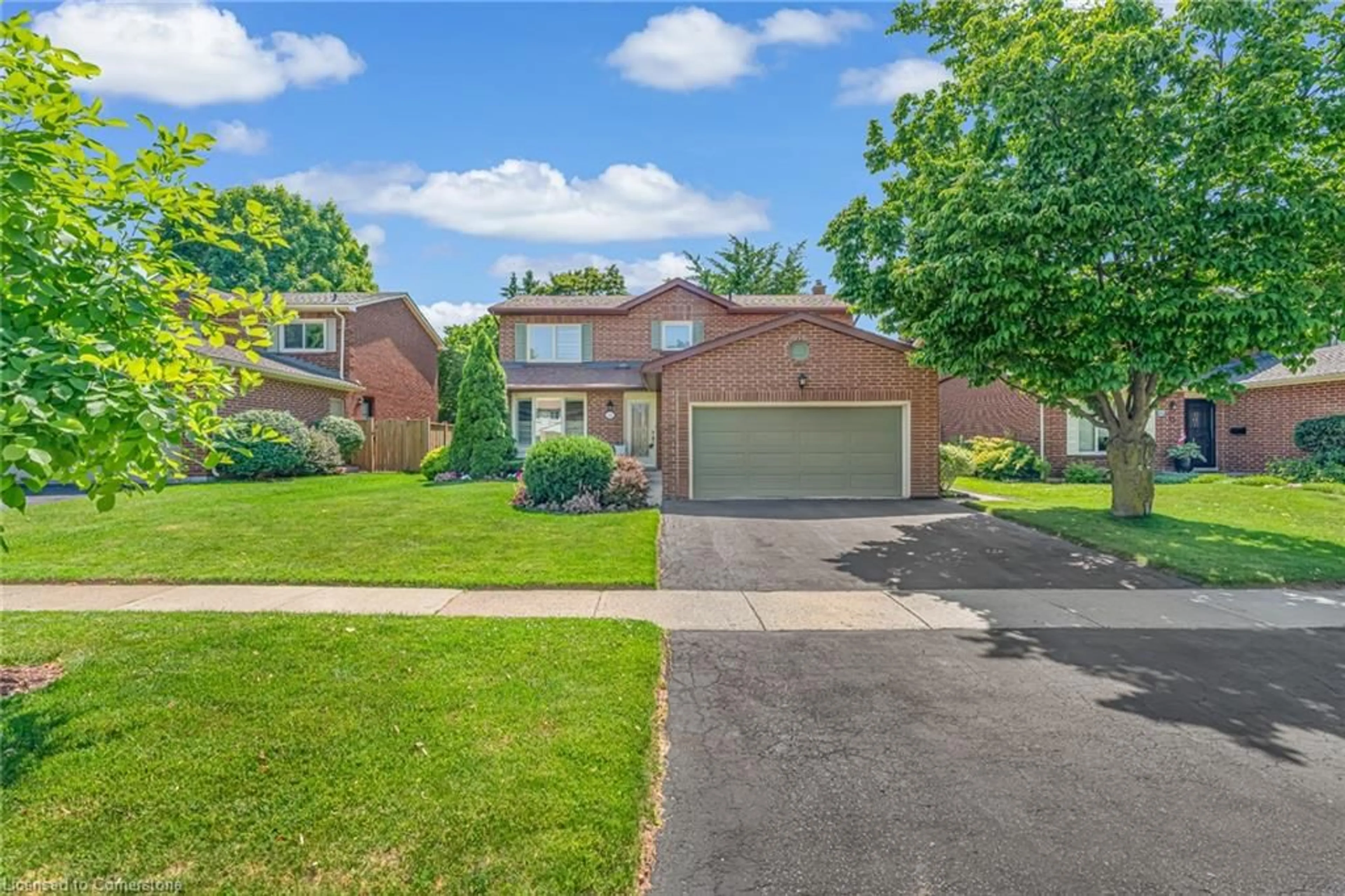 A pic from outside/outdoor area/front of a property/back of a property/a pic from drone, street for 11 Riley St, Waterdown Ontario L9H 7C6