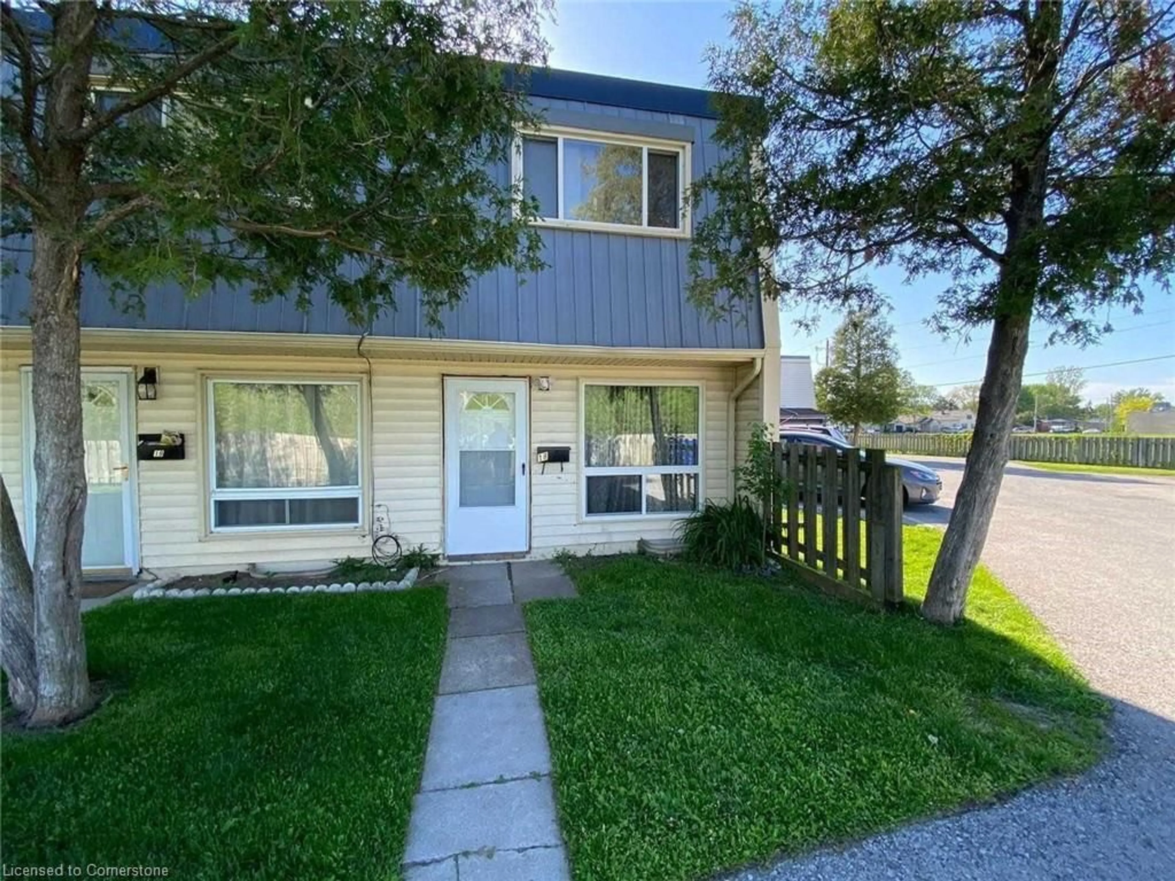 A pic from outside/outdoor area/front of a property/back of a property/a pic from drone, street for 8646 Willoughby Dr #18, Niagara Falls Ontario L2G 6X7