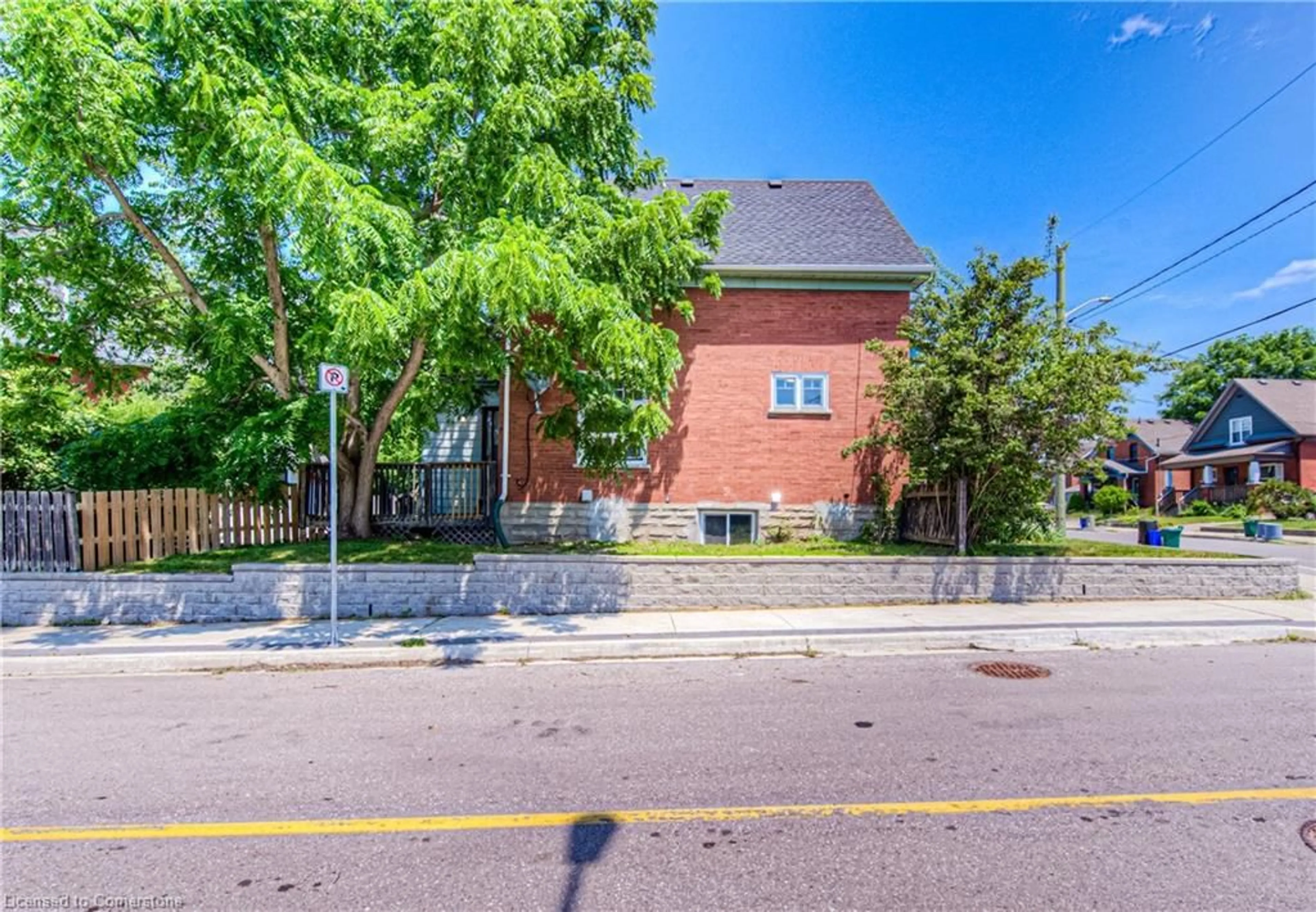 Home with brick exterior material, street for 386 Guelph St, Kitchener Ontario N2H 5X7