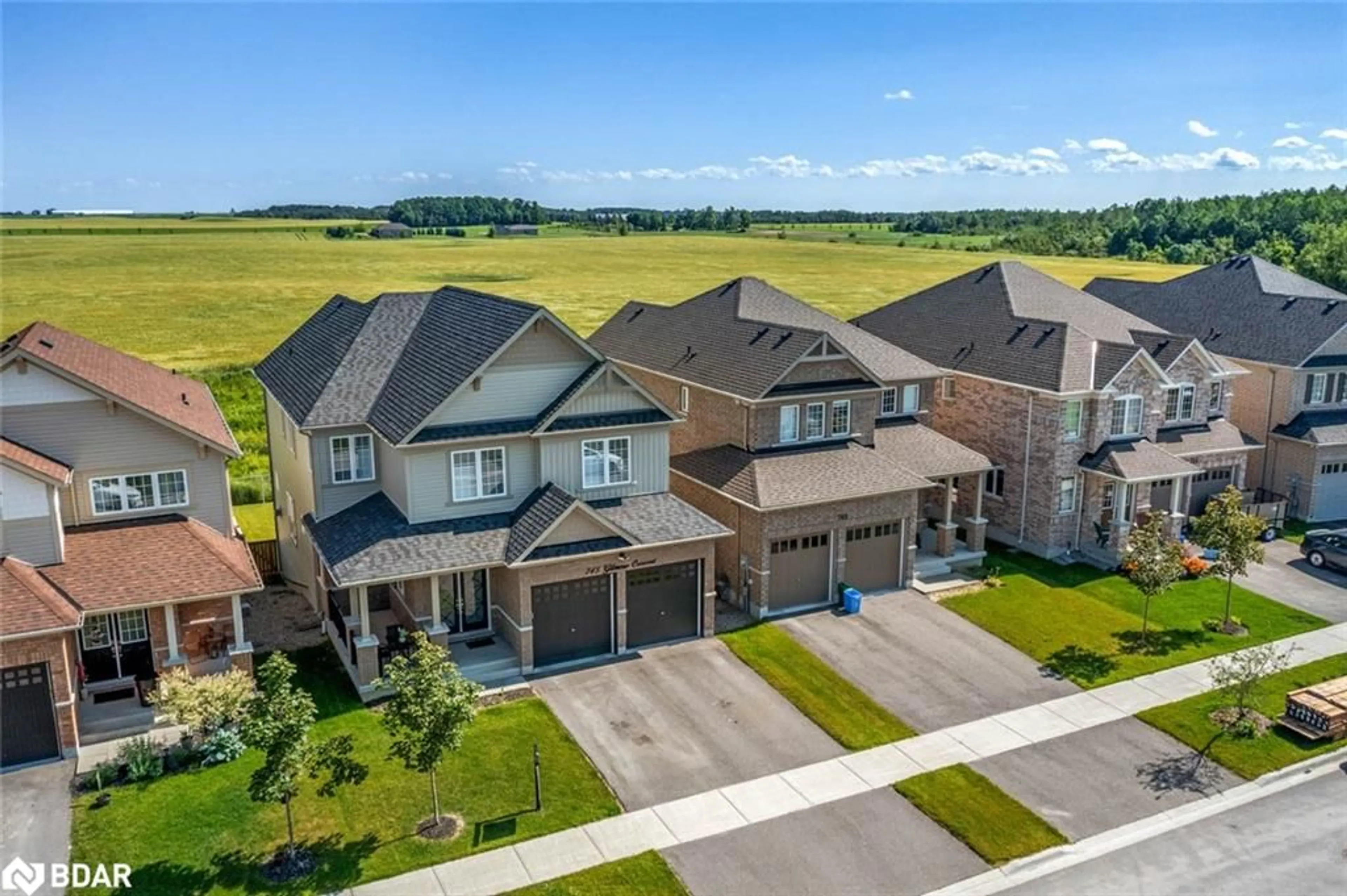 A pic from outside/outdoor area/front of a property/back of a property/a pic from drone, unknown for 745 Gilmour Crescent, Shelburne Ontario L9V 3X3