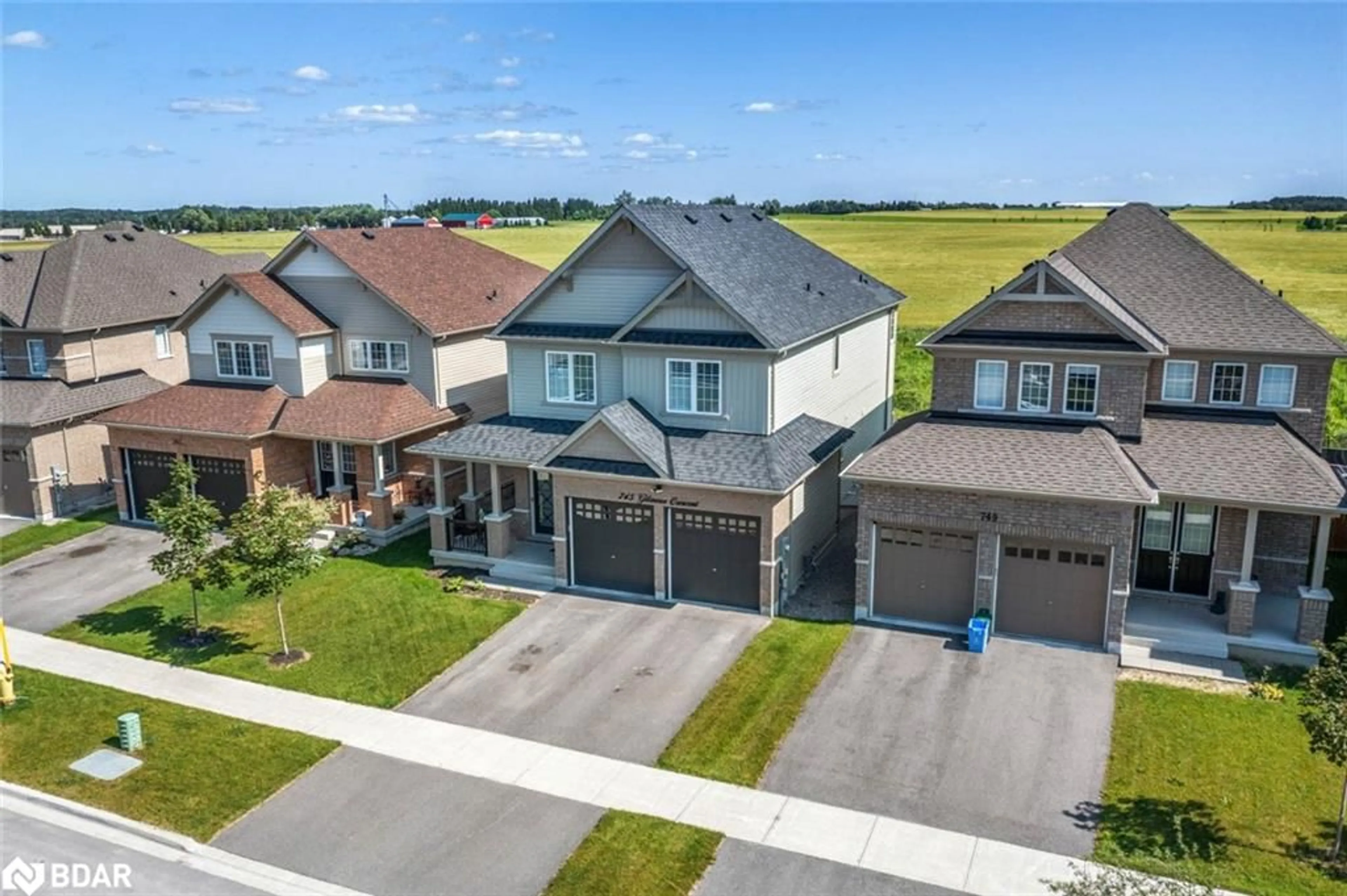 A pic from outside/outdoor area/front of a property/back of a property/a pic from drone, street for 745 Gilmour Crescent, Shelburne Ontario L9V 3X3