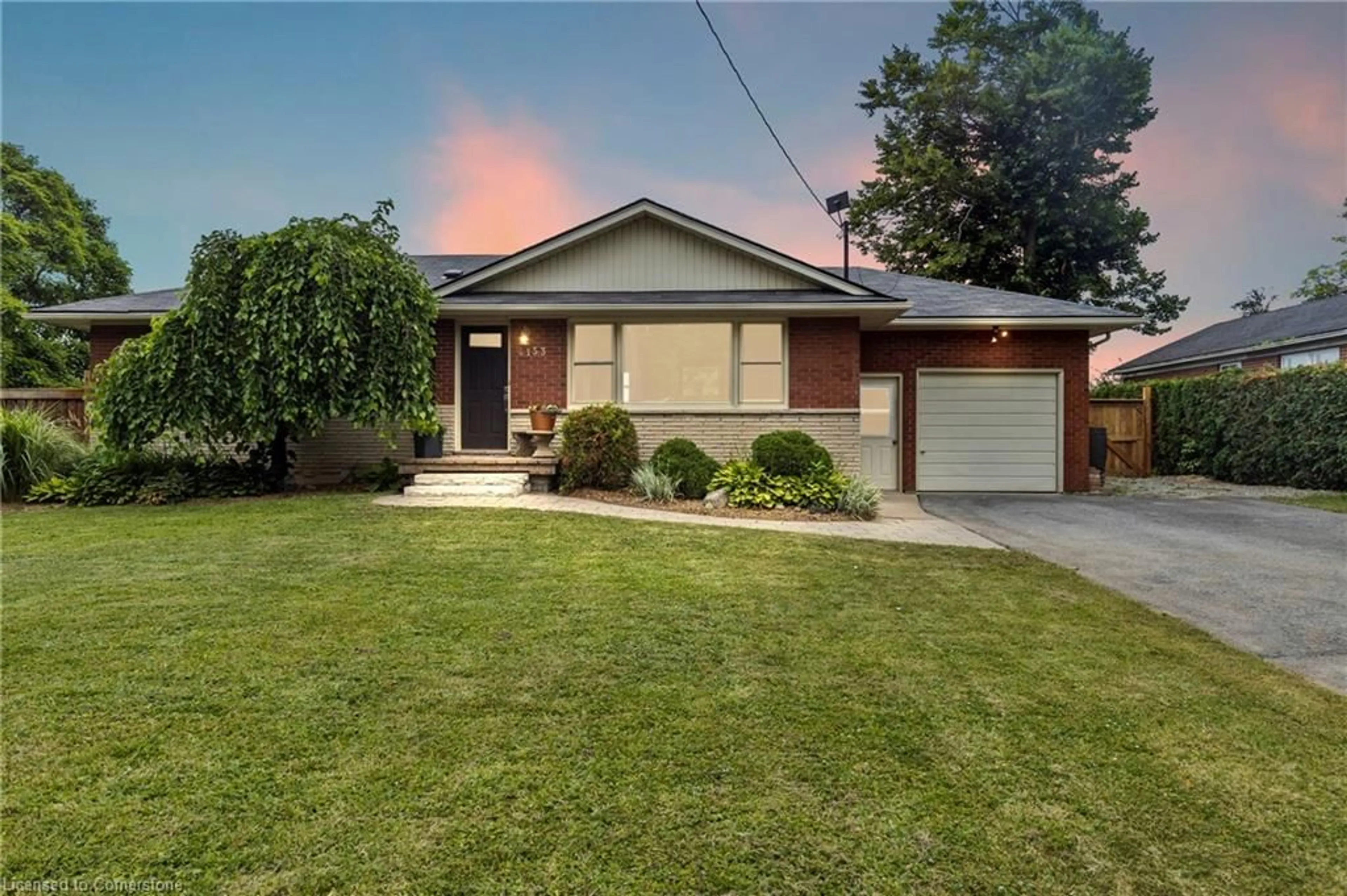 Home with brick exterior material, street for 4153 Aberdeen Rd, Beamsville Ontario L0R 1B6