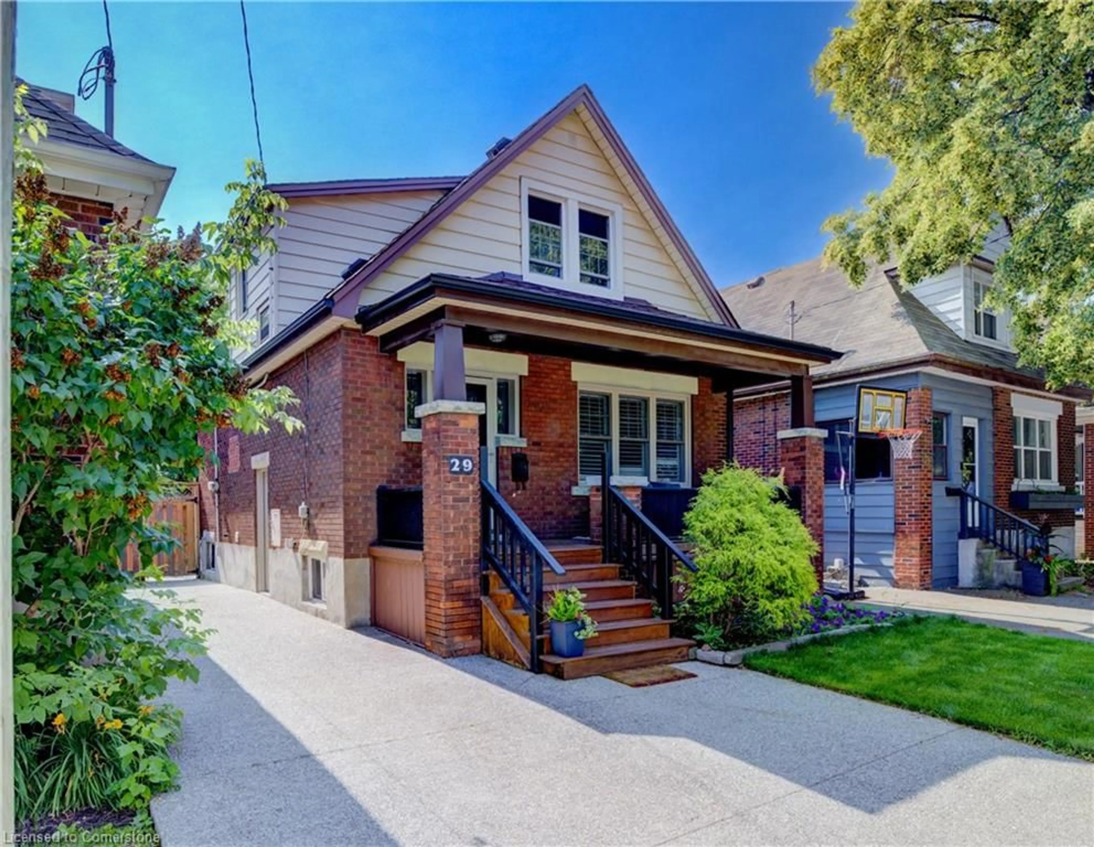 Home with brick exterior material, street for 29 Linwood Ave, Hamilton Ontario L8P 4P4