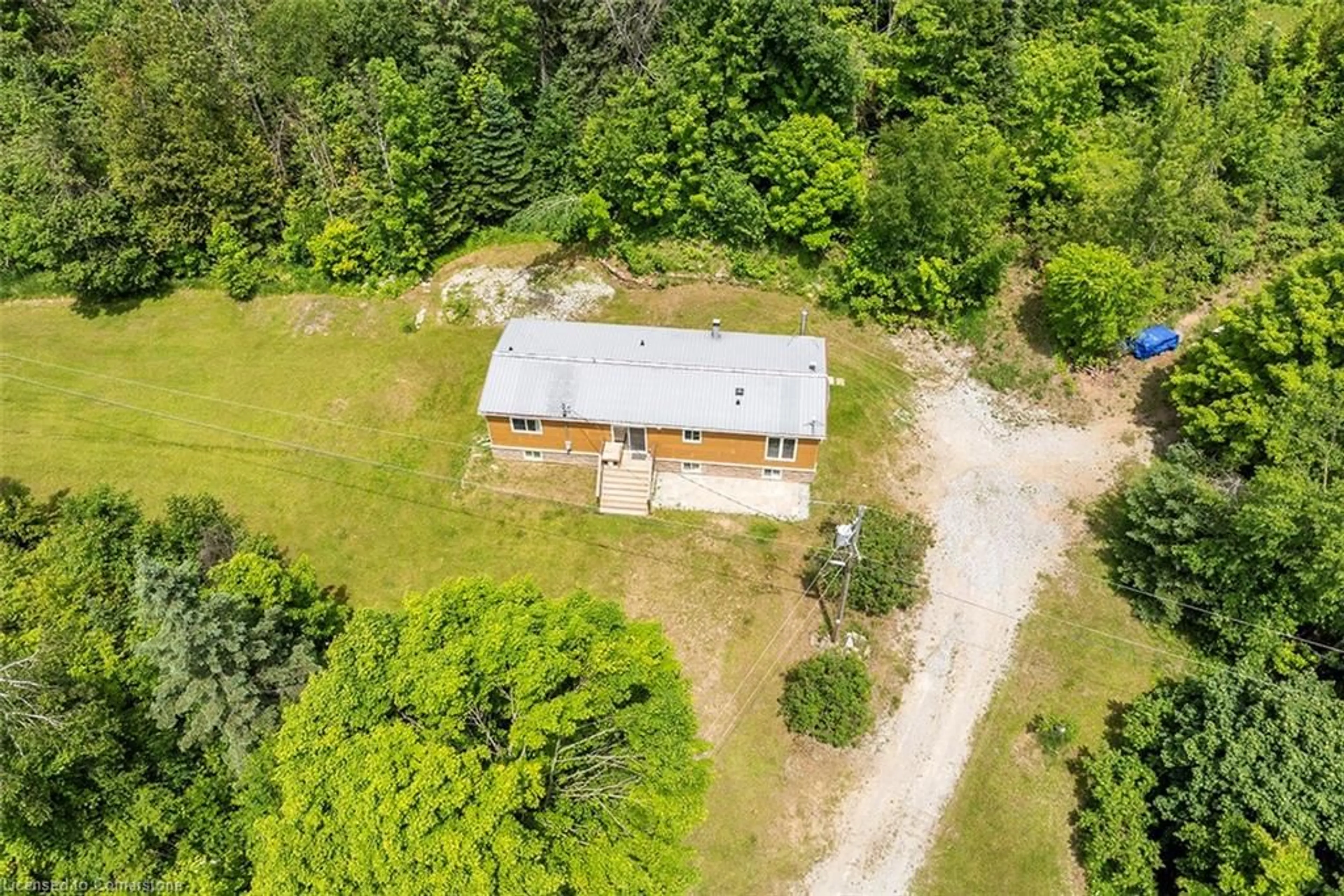 A pic from outside/outdoor area/front of a property/back of a property/a pic from drone, building for 147 Buller Rd, Norland Ontario K0M 2L0