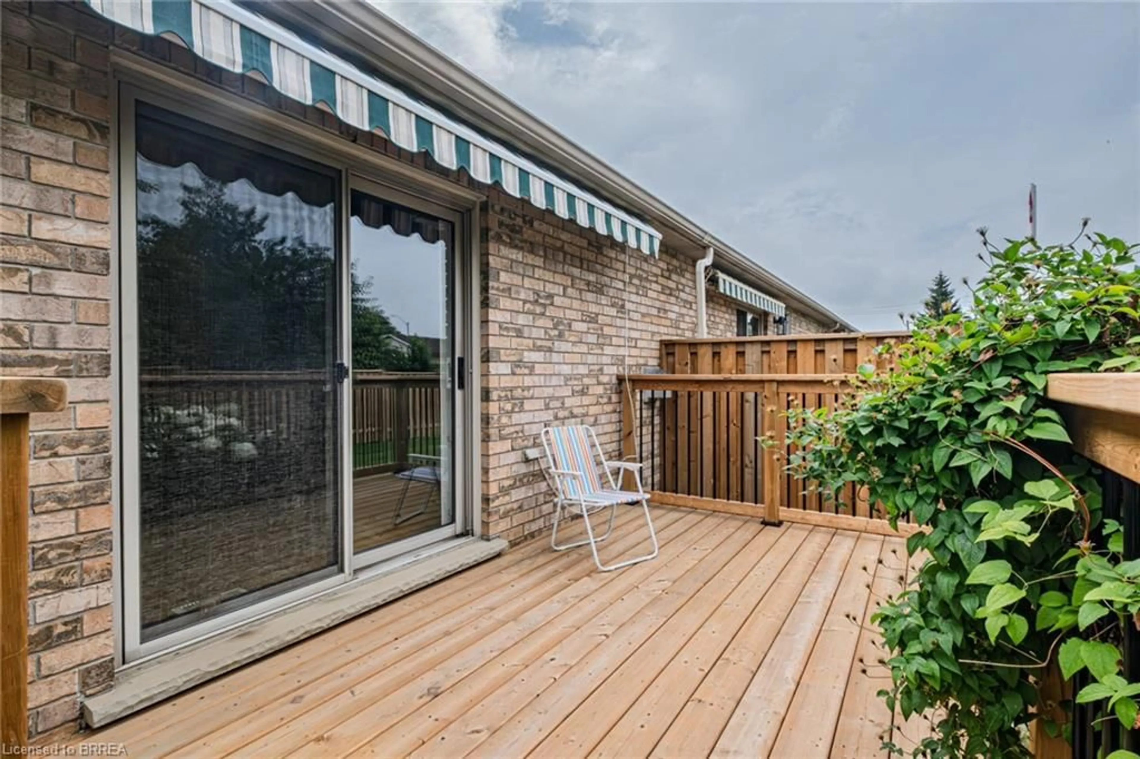 Patio, unknown for 110 Somerset Rd #9, Brantford Ontario N3R 5A8