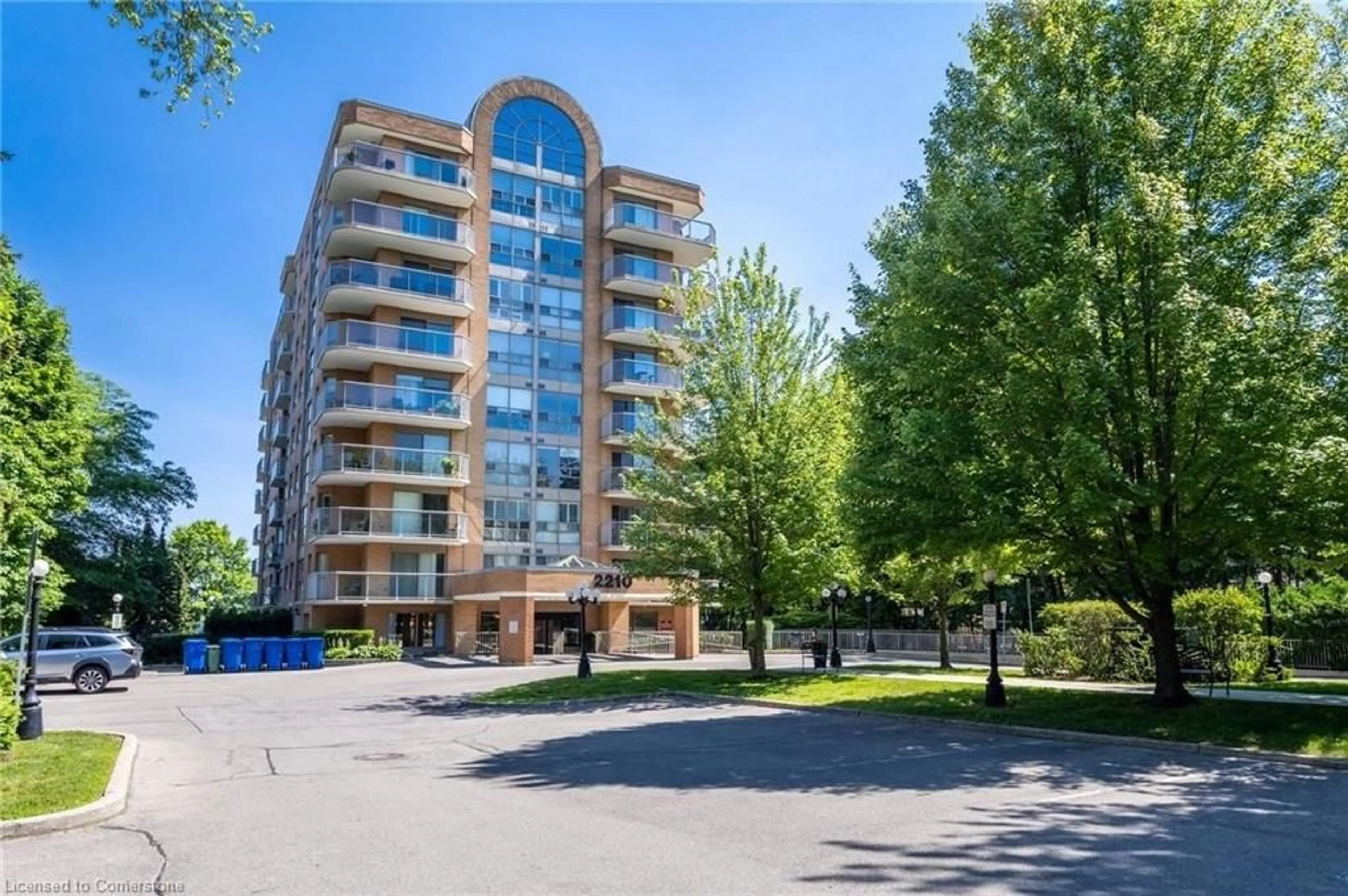 Unknown for 2210 Lakeshore Rd #304, Burlington Ontario L7R 4J9