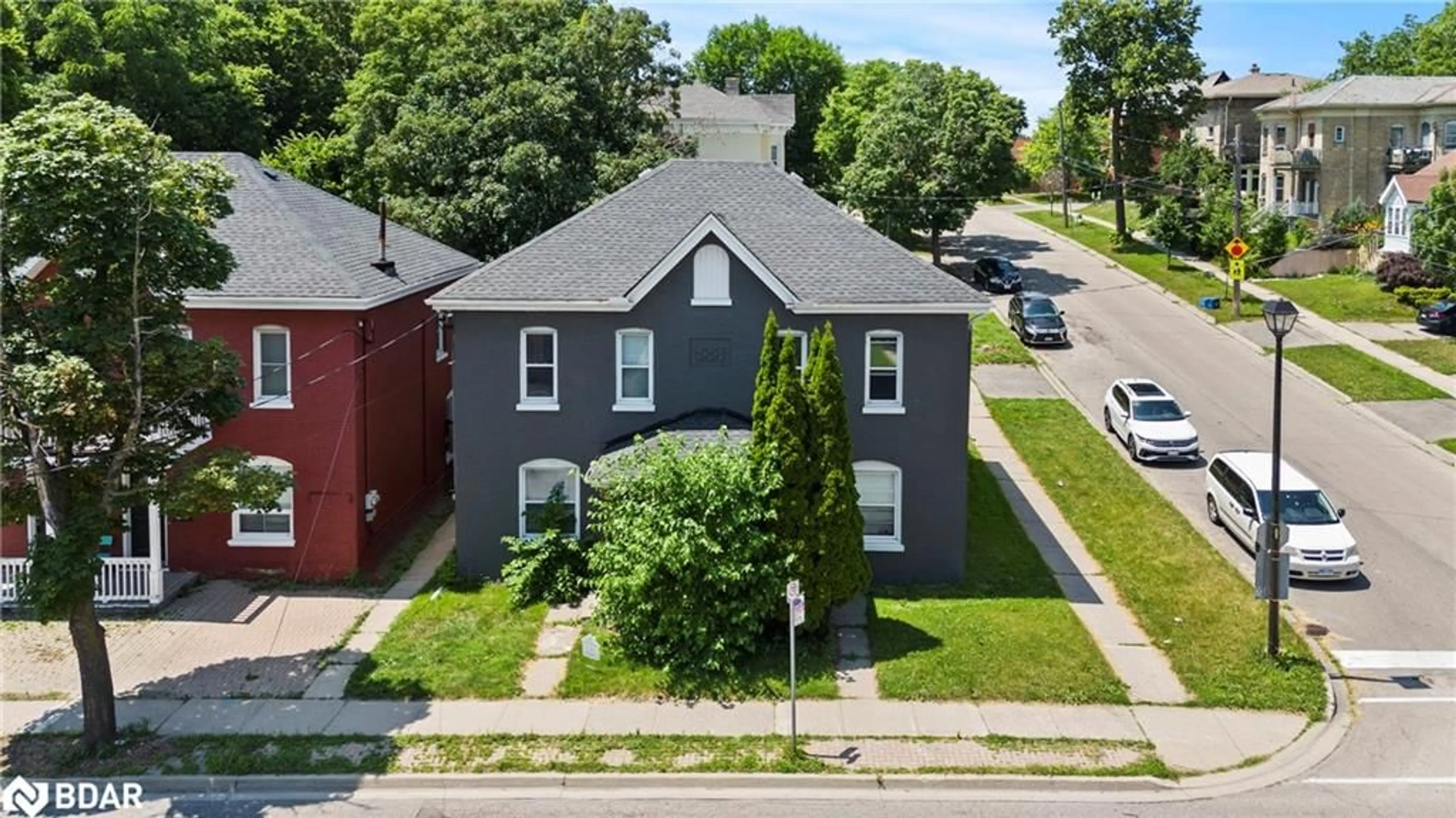 A pic from outside/outdoor area/front of a property/back of a property/a pic from drone, street for 106-108 Clarence St, Brantford Ontario N3T 2V1