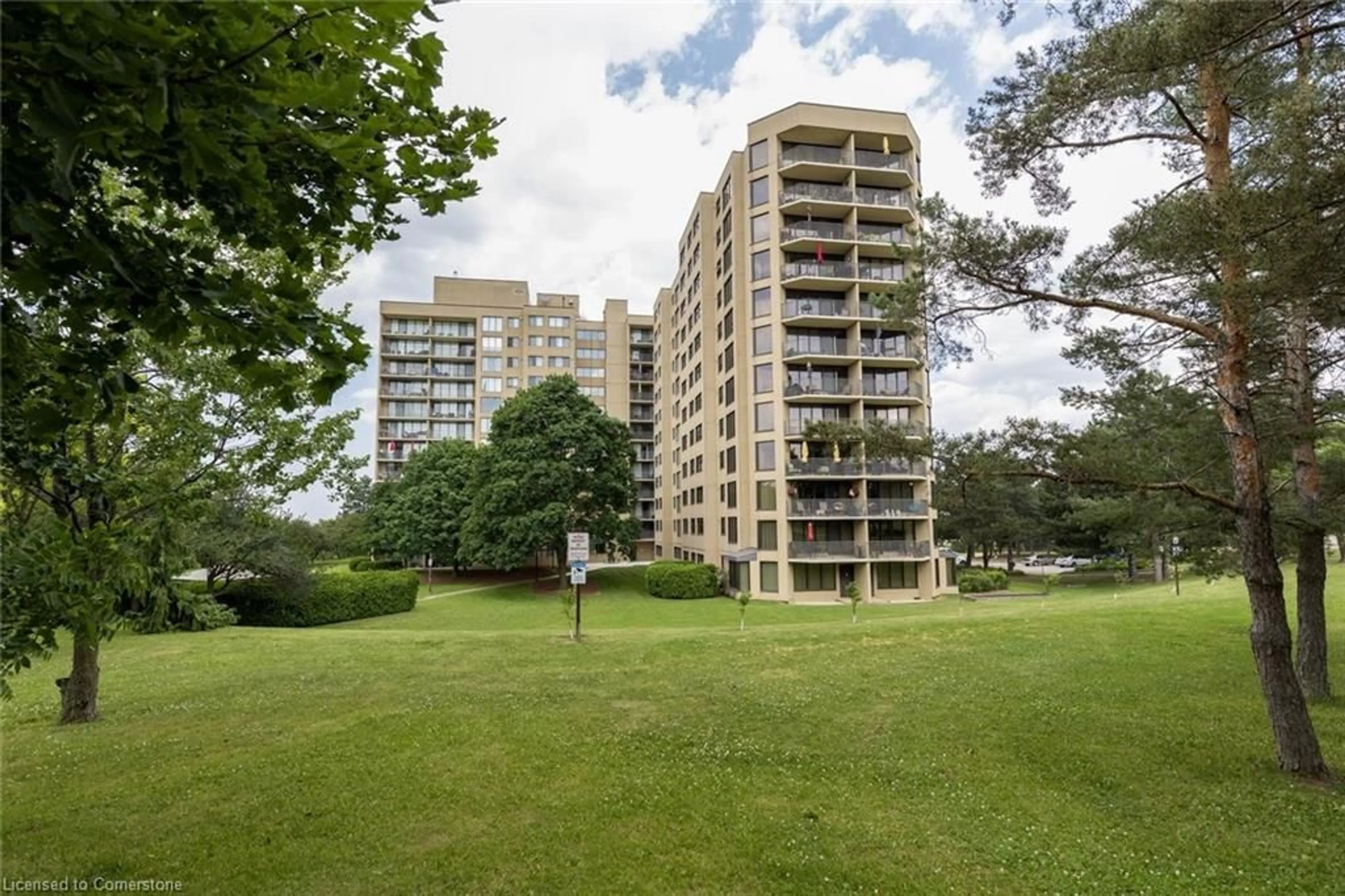 A pic from outside/outdoor area/front of a property/back of a property/a pic from drone, building for 6500 Montevideo Rd #201, Mississauga Ontario L5N 3T6