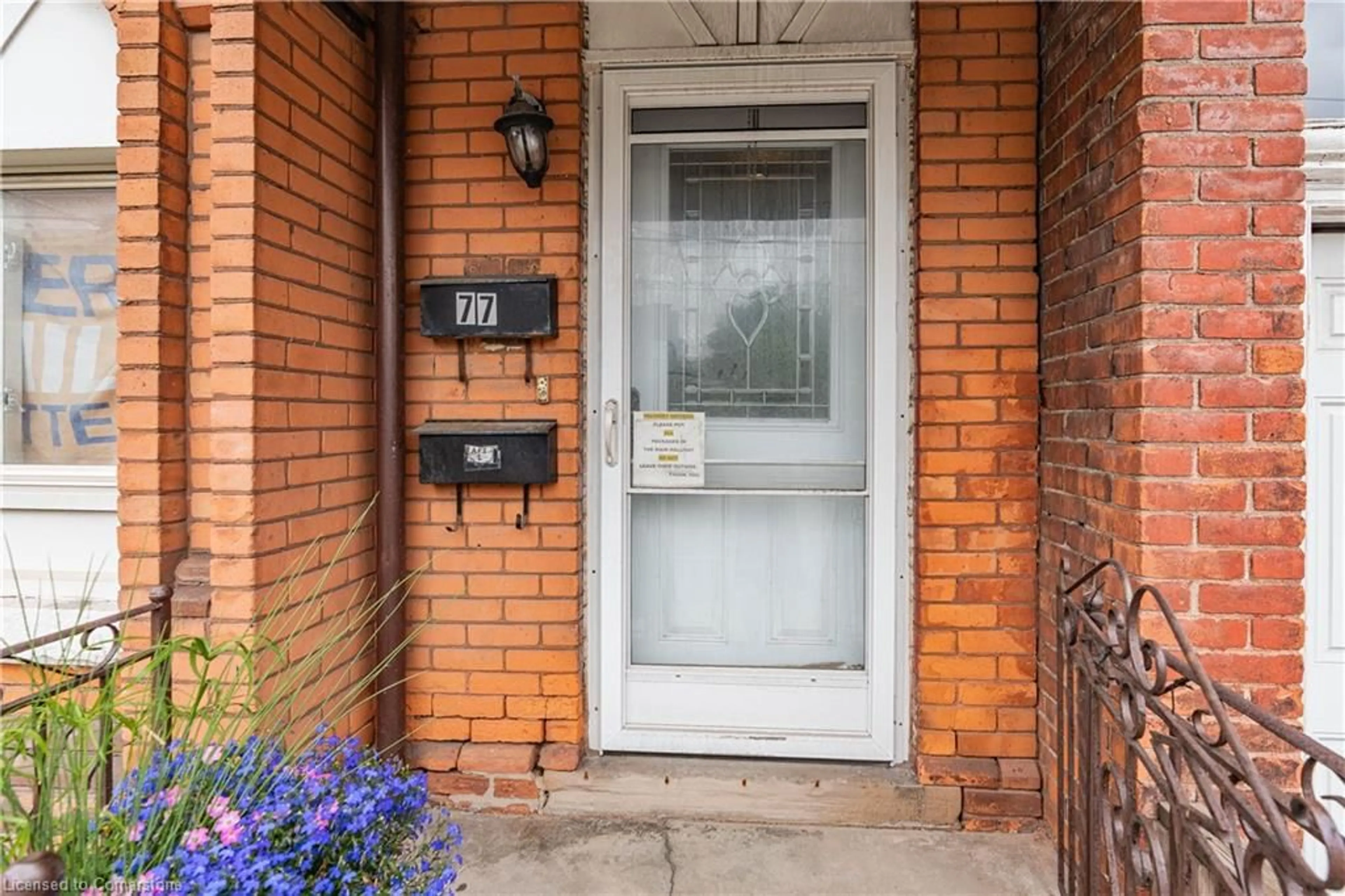 Indoor entryway for 77 Barton St, Hamilton Ontario L8L 2W1