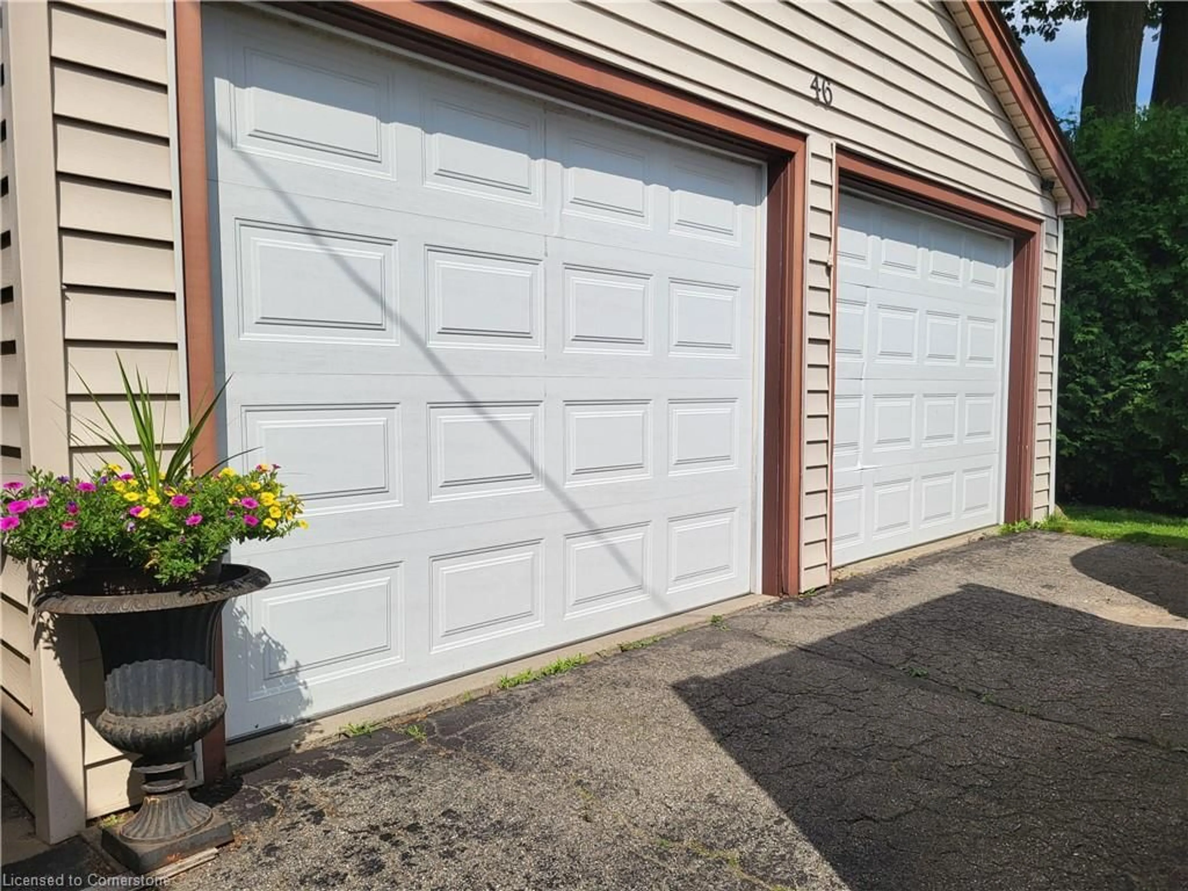 Indoor garage for 46 First St, Waterdown Ontario L0R 2H0