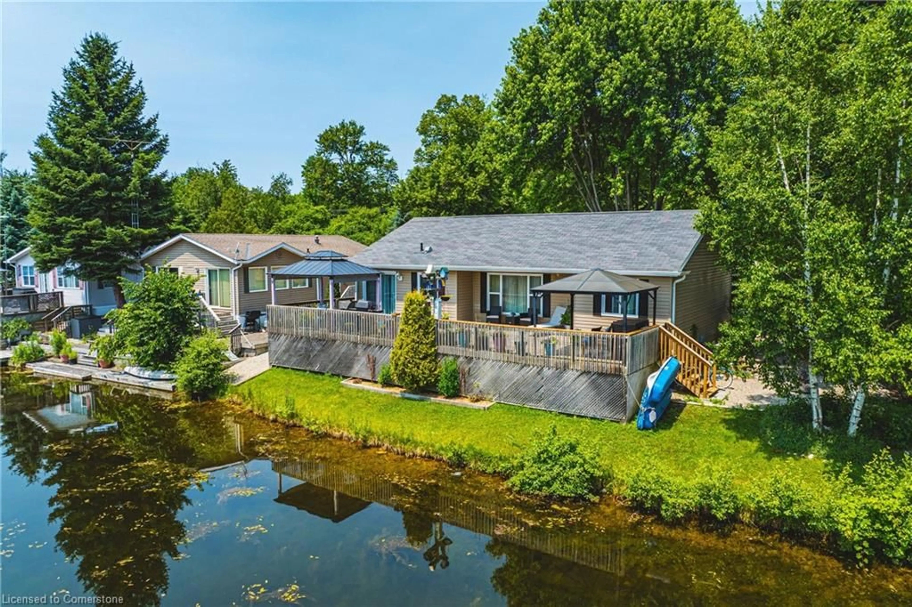 A pic from outside/outdoor area/front of a property/back of a property/a pic from drone, water/lake/river/ocean view for 38 Jasper Heights Pvt, Puslinch Ontario N0B 2J0