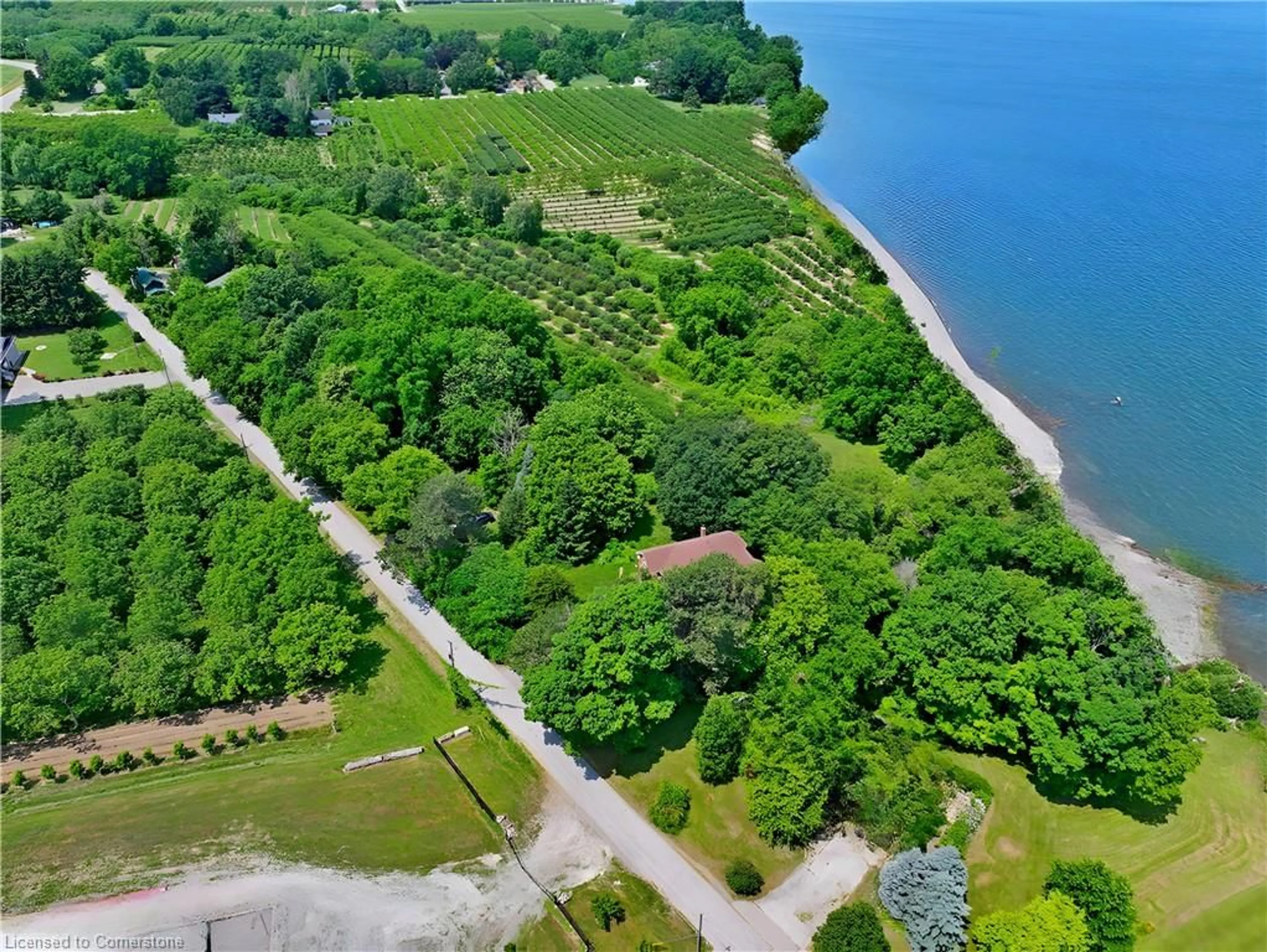 A pic from outside/outdoor area/front of a property/back of a property/a pic from drone, water/lake/river/ocean view for 4916 Thirty Rd, Beamsville Ontario L3J 1W2