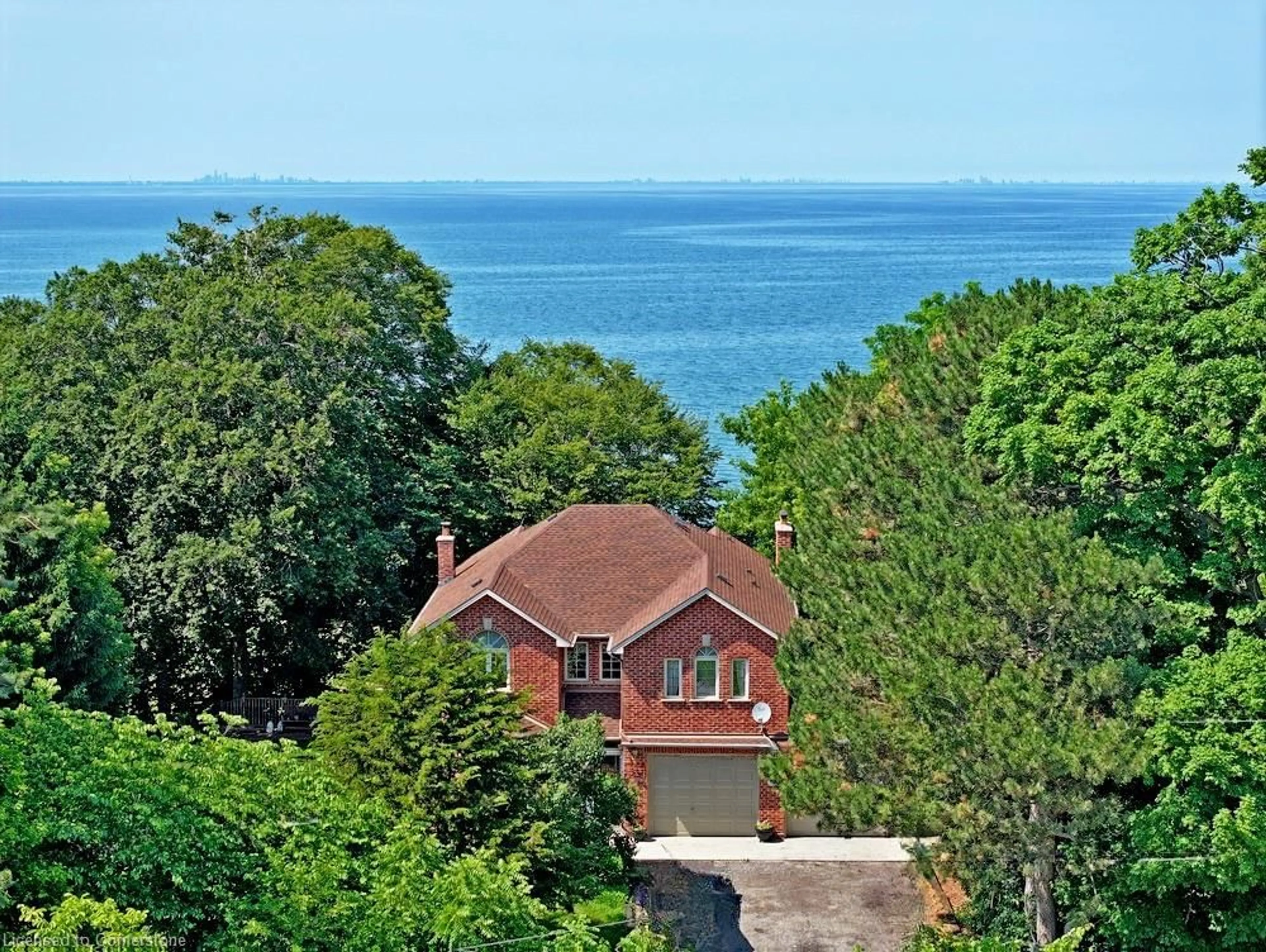 A pic from outside/outdoor area/front of a property/back of a property/a pic from drone, water/lake/river/ocean view for 4916 Thirty Rd, Beamsville Ontario L3J 1W2
