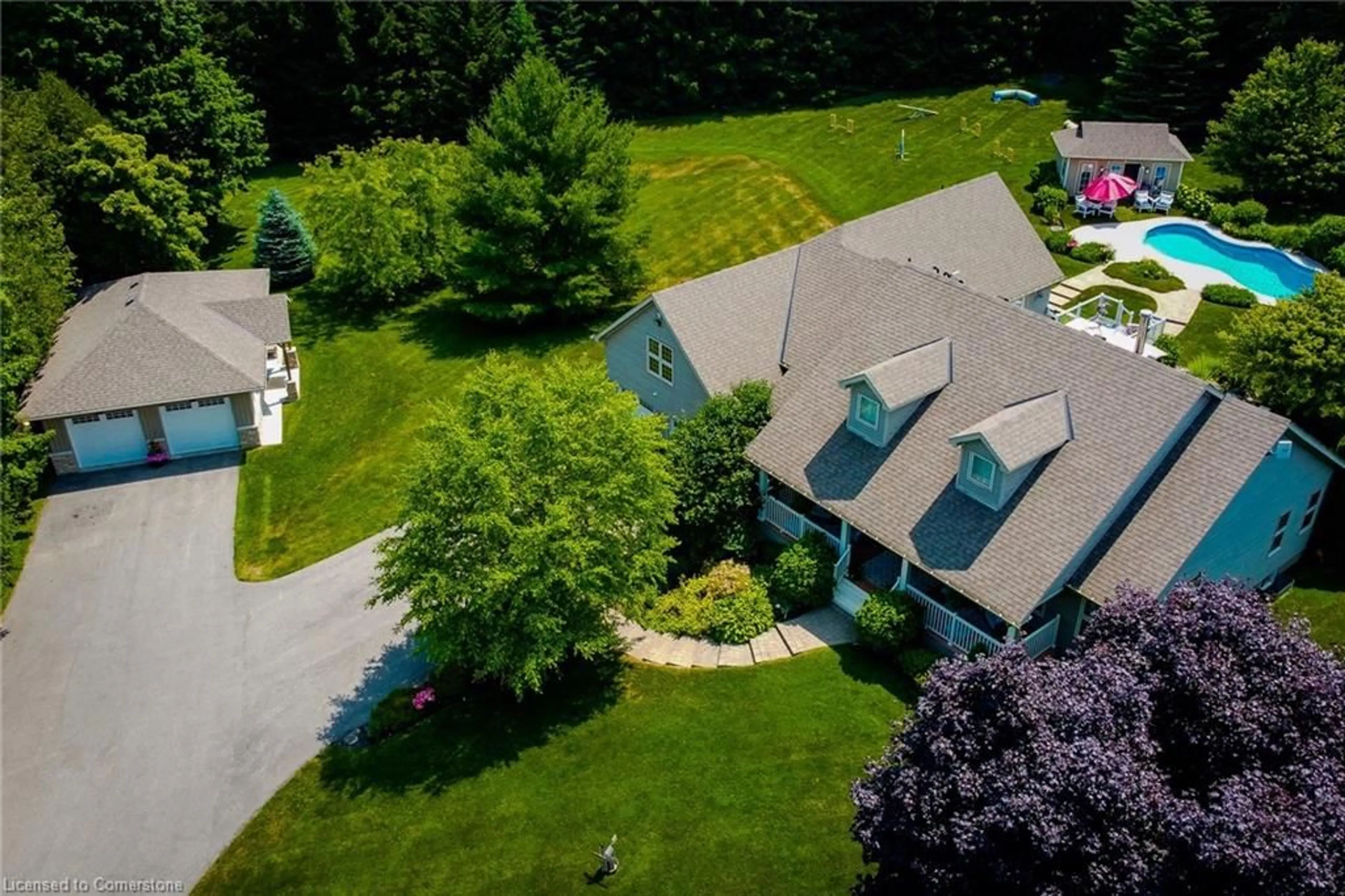 A pic from outside/outdoor area/front of a property/back of a property/a pic from drone, mountain view for 793073 3rd Line, Mono Ontario L9W 2Z2