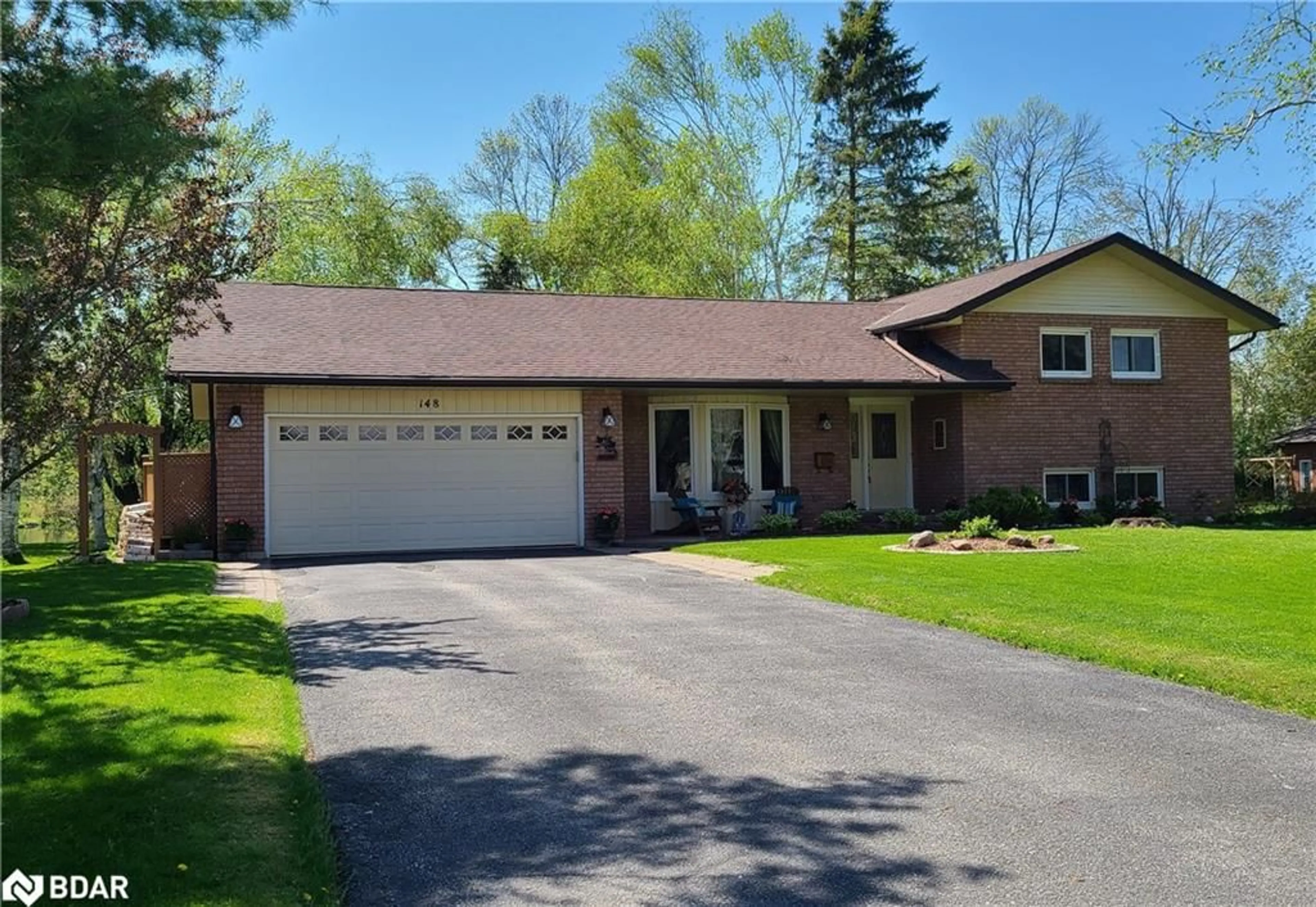 Home with vinyl exterior material, street for 148 Bayshore Dr, Brechin Ontario L0K 1B0