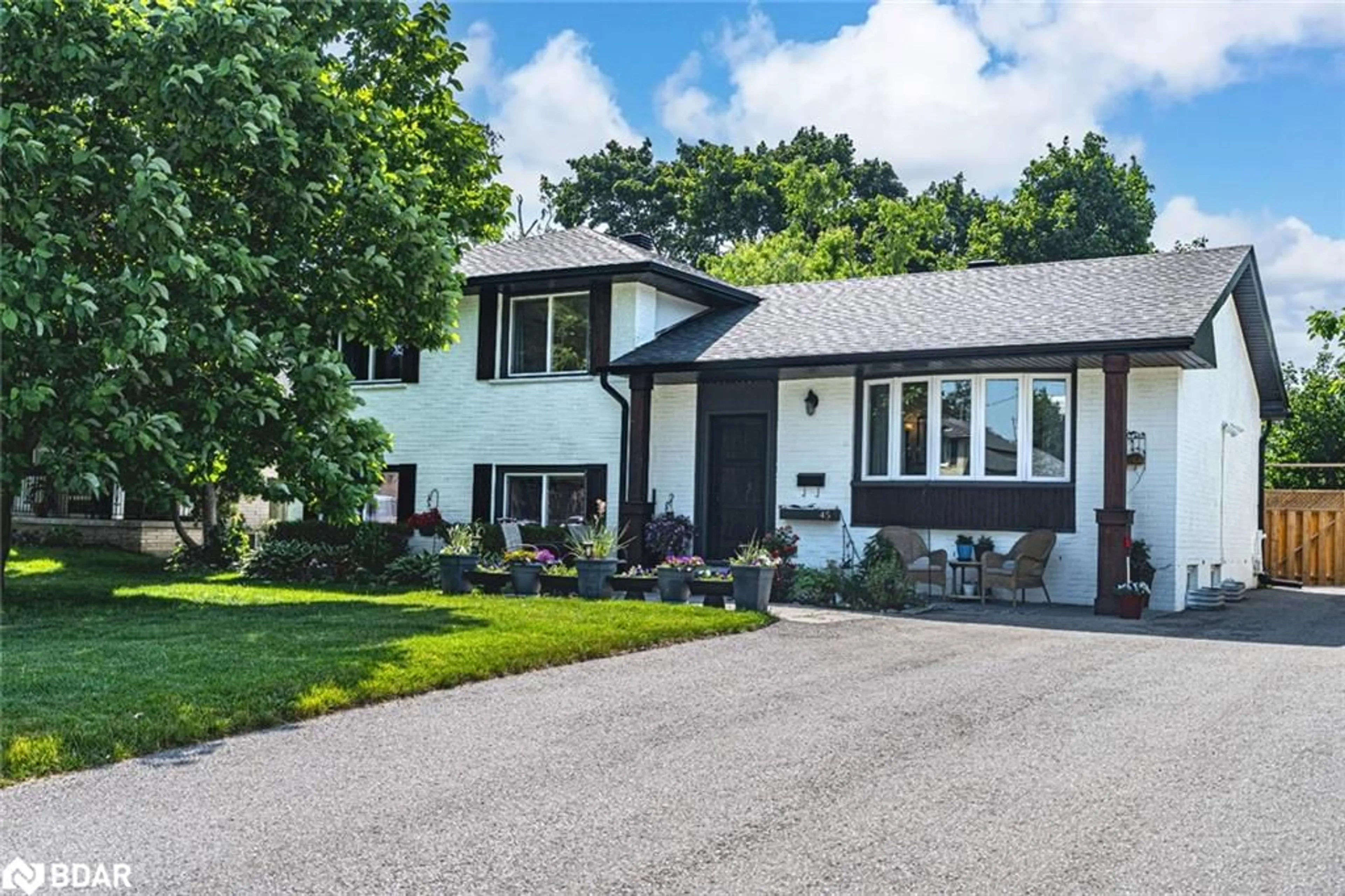 Home with vinyl exterior material, street for 45 Ottaway Ave, Barrie Ontario L4M 2W8
