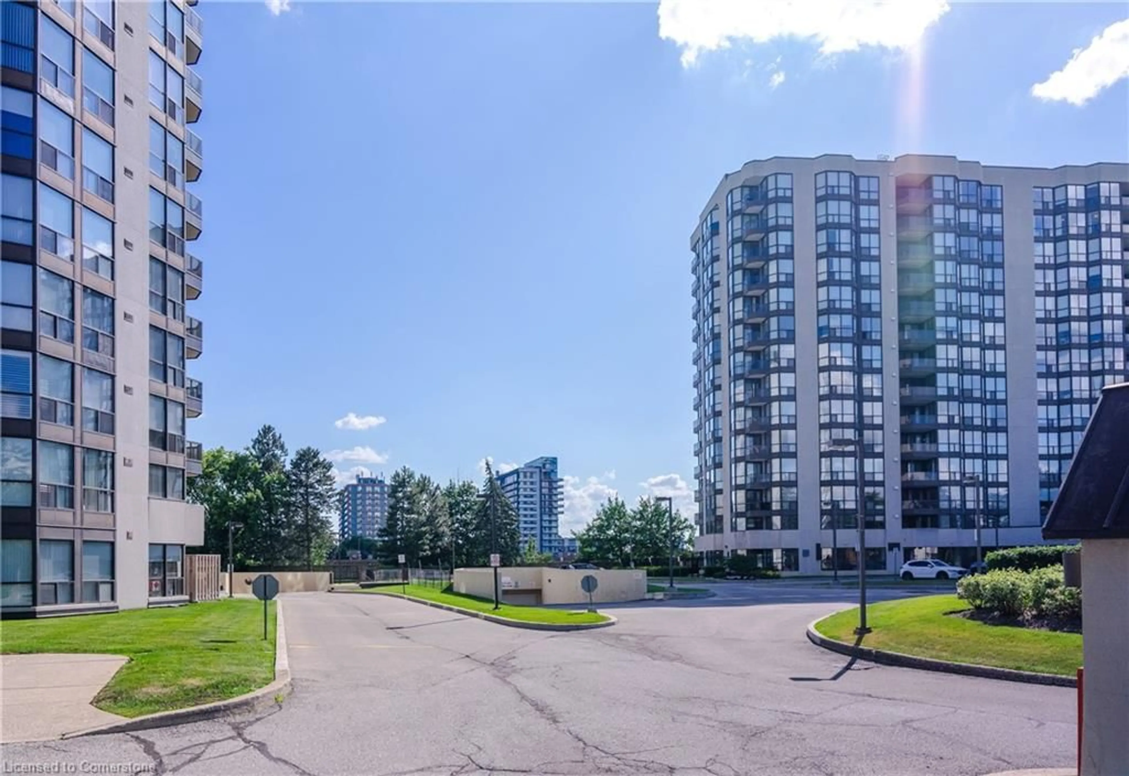 A pic from outside/outdoor area/front of a property/back of a property/a pic from drone, city buildings view from balcony for 1155 Bough Beeches Blvd, Mississauga Ontario L4W 4N2