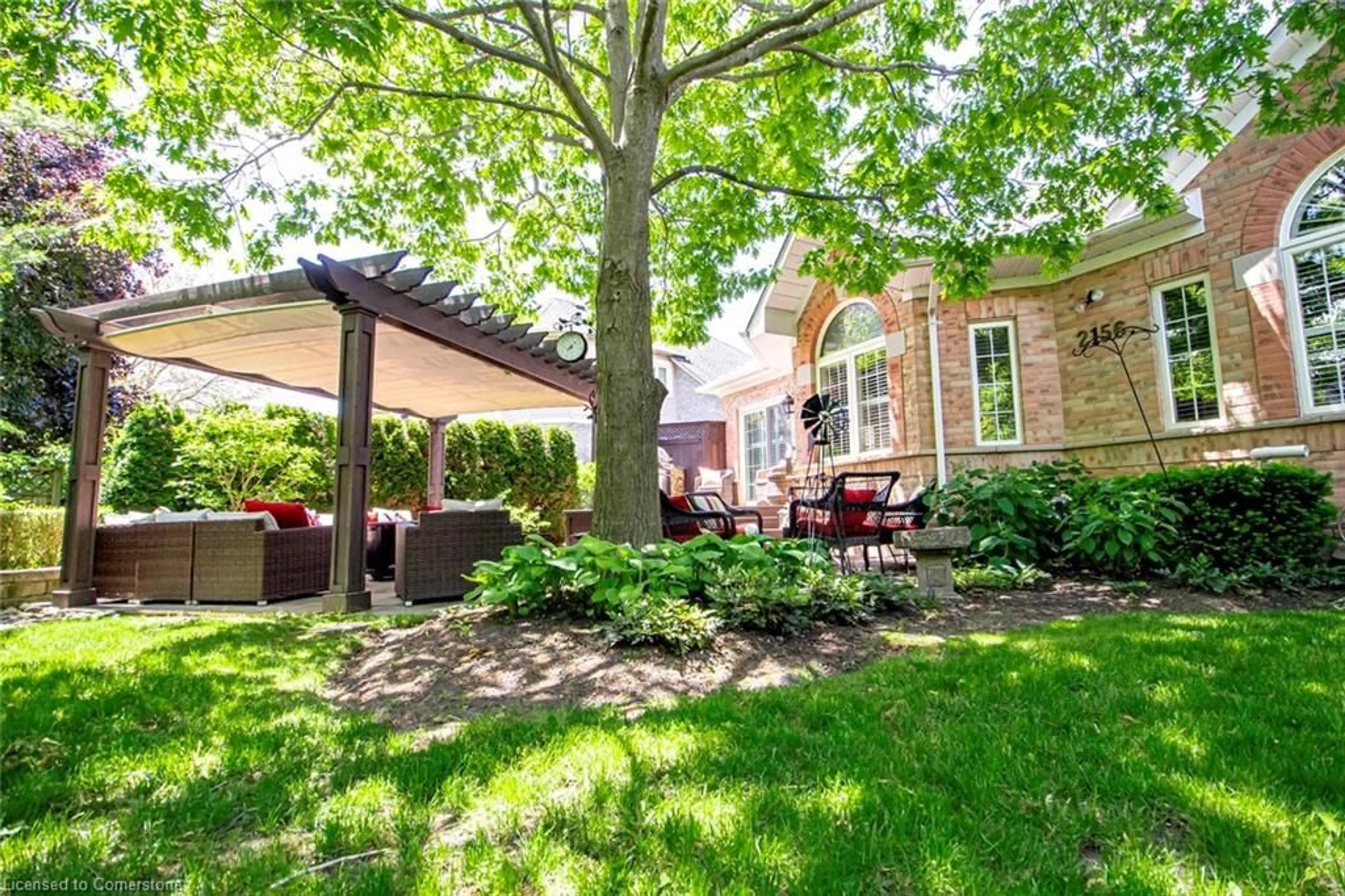Patio, street for 2156 Country Club Dr, Burlington Ontario L7M 4A8
