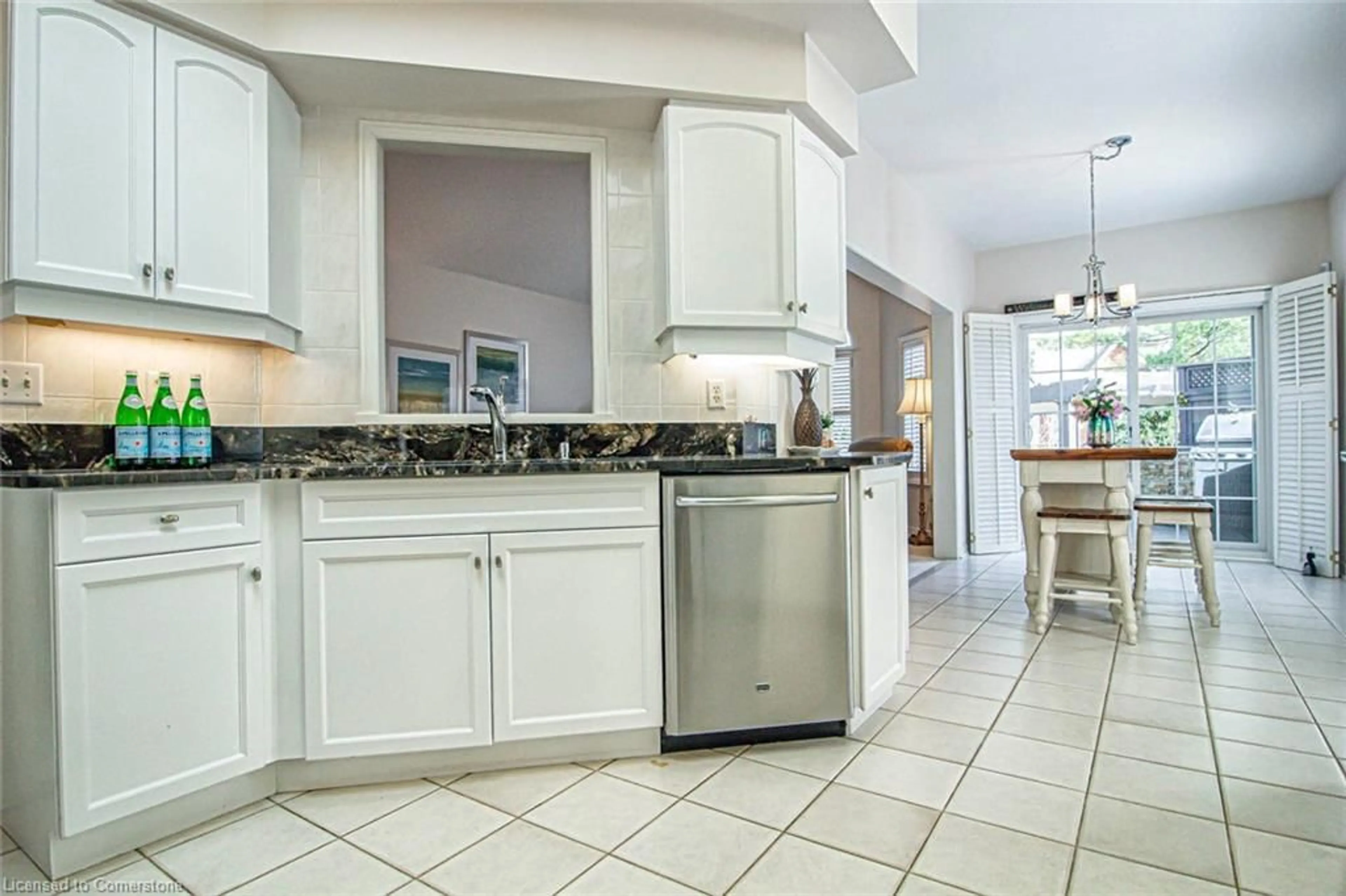 Open concept kitchen, ceramic/tile floor for 2156 Country Club Dr, Burlington Ontario L7M 4A8