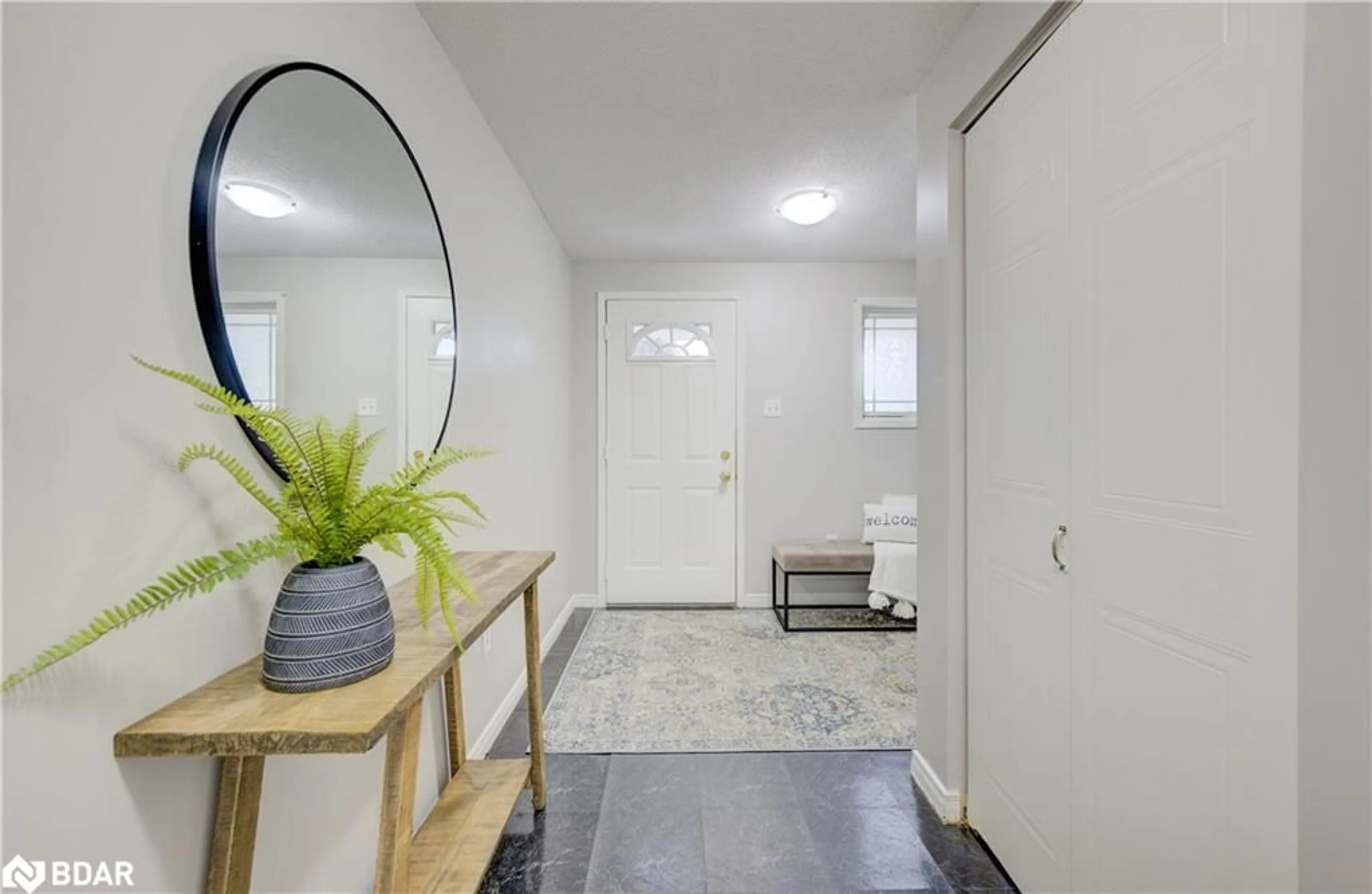 Indoor entryway for 492 Flannery Dr, Fergus Ontario N1M 3P1
