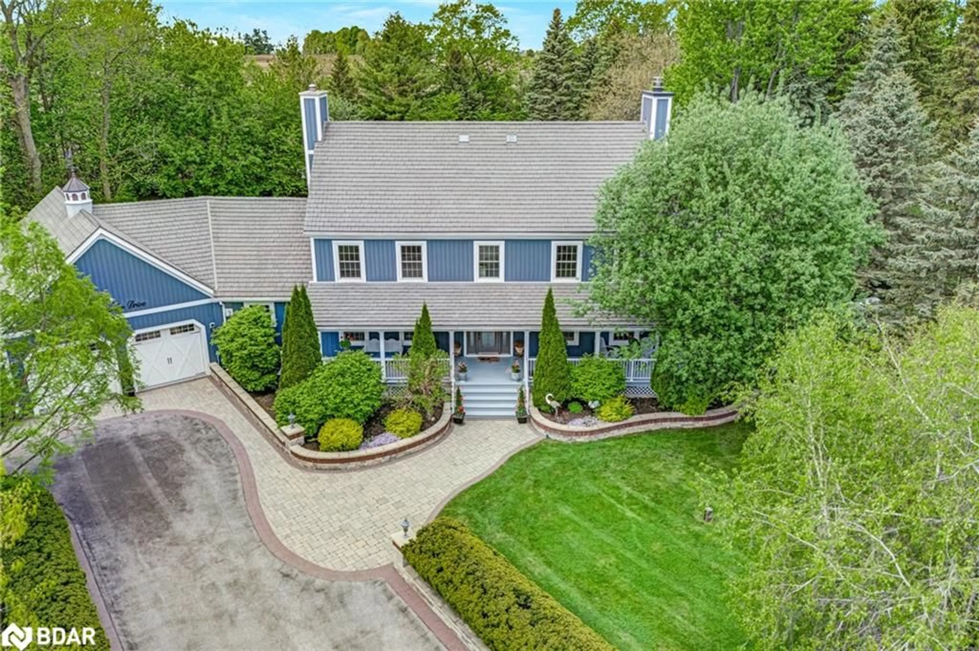 A pic from outside/outdoor area/front of a property/back of a property/a pic from drone, street for 20 Brownlee Dr, Bradford/West Gwillimbury Ontario L3Z 2A4