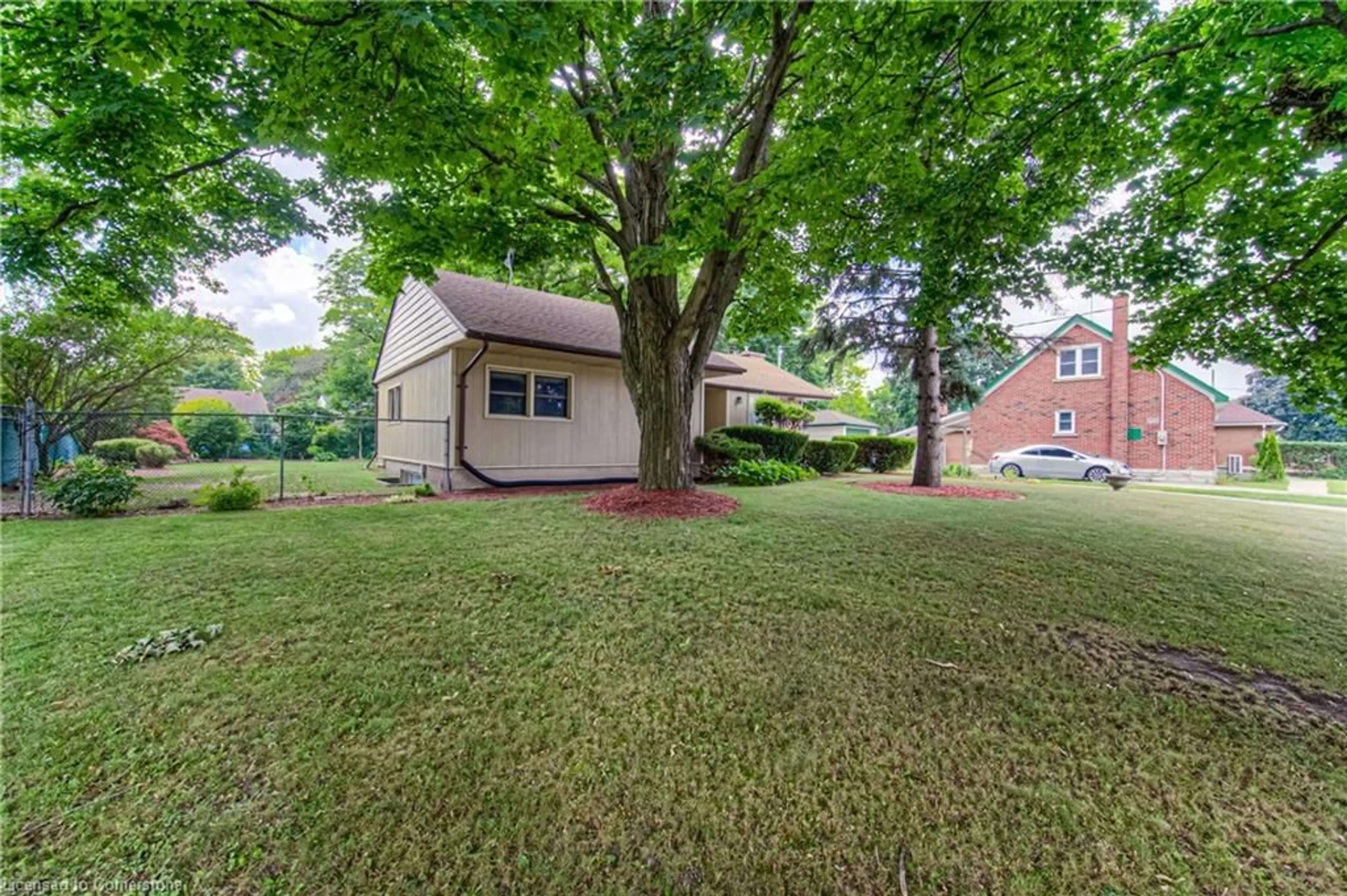A pic from outside/outdoor area/front of a property/back of a property/a pic from drone, street for 47 Belleview Ave, Kitchener Ontario N2B 1G4