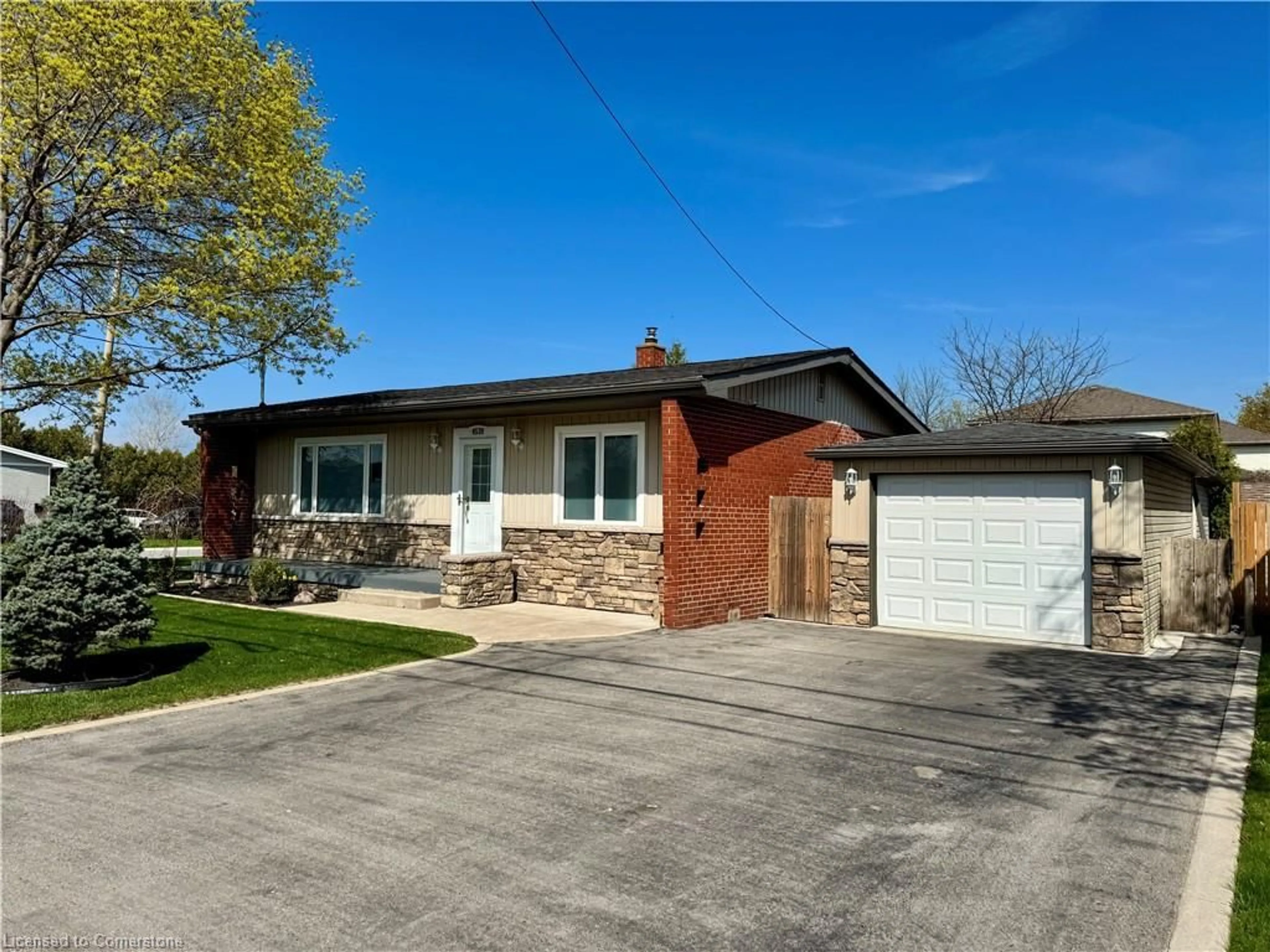 Home with brick exterior material, street for 4539 Ontario St, Lincoln Ontario L0R 1B5