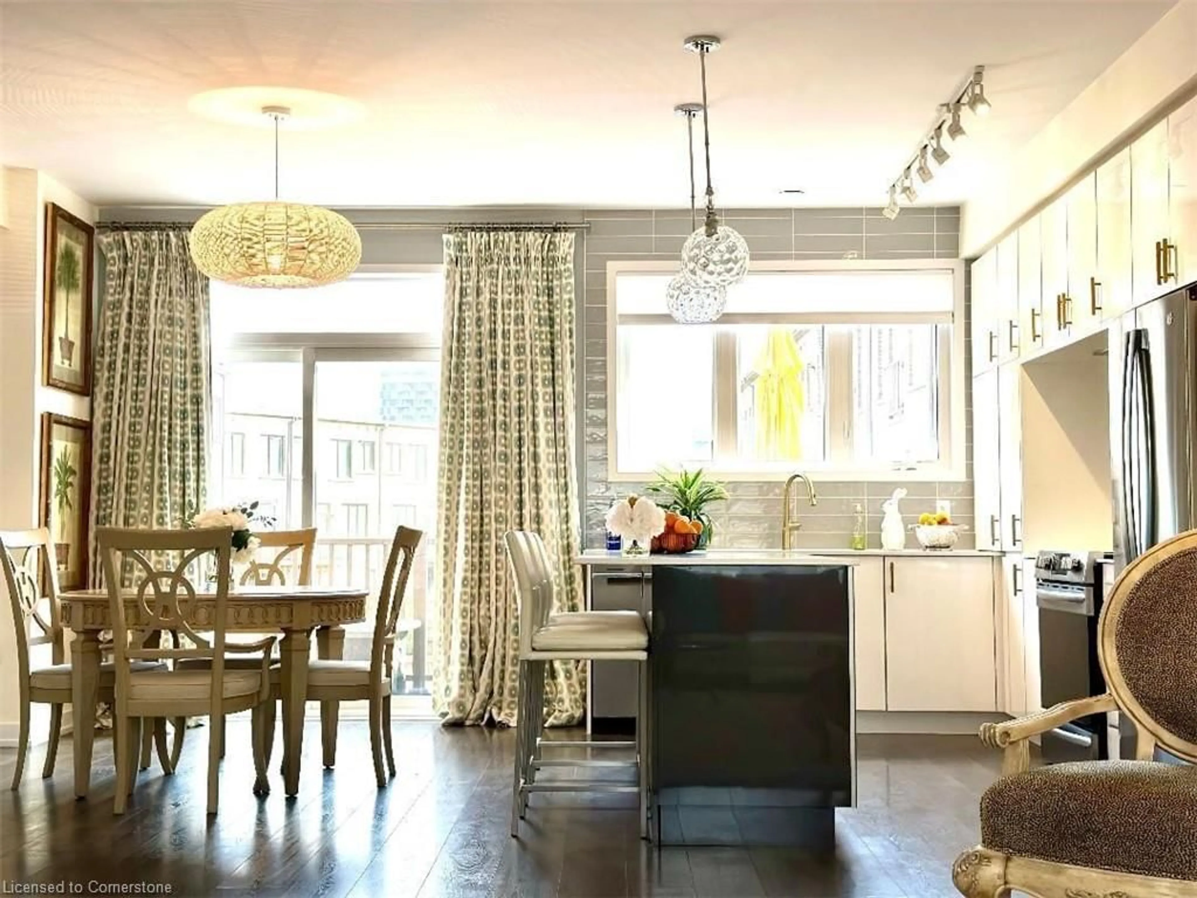 Open concept kitchen, wood/laminate floor for 3095 Ernest Applebe Blvd, Oakville Ontario L6H 0P3