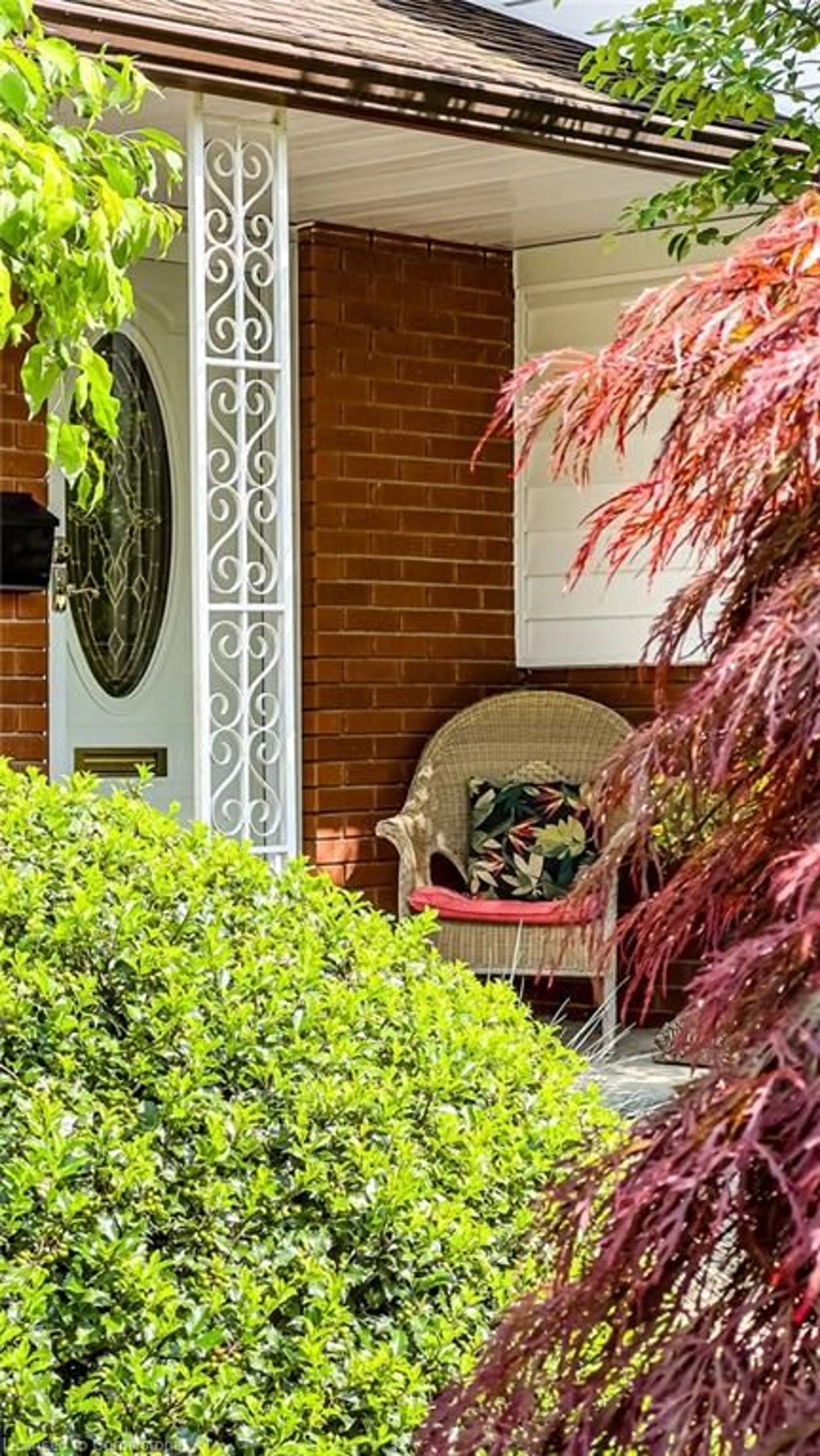 Home with brick exterior material, street for 5195 Suncrest Rd, Burlington Ontario L7L 3W9