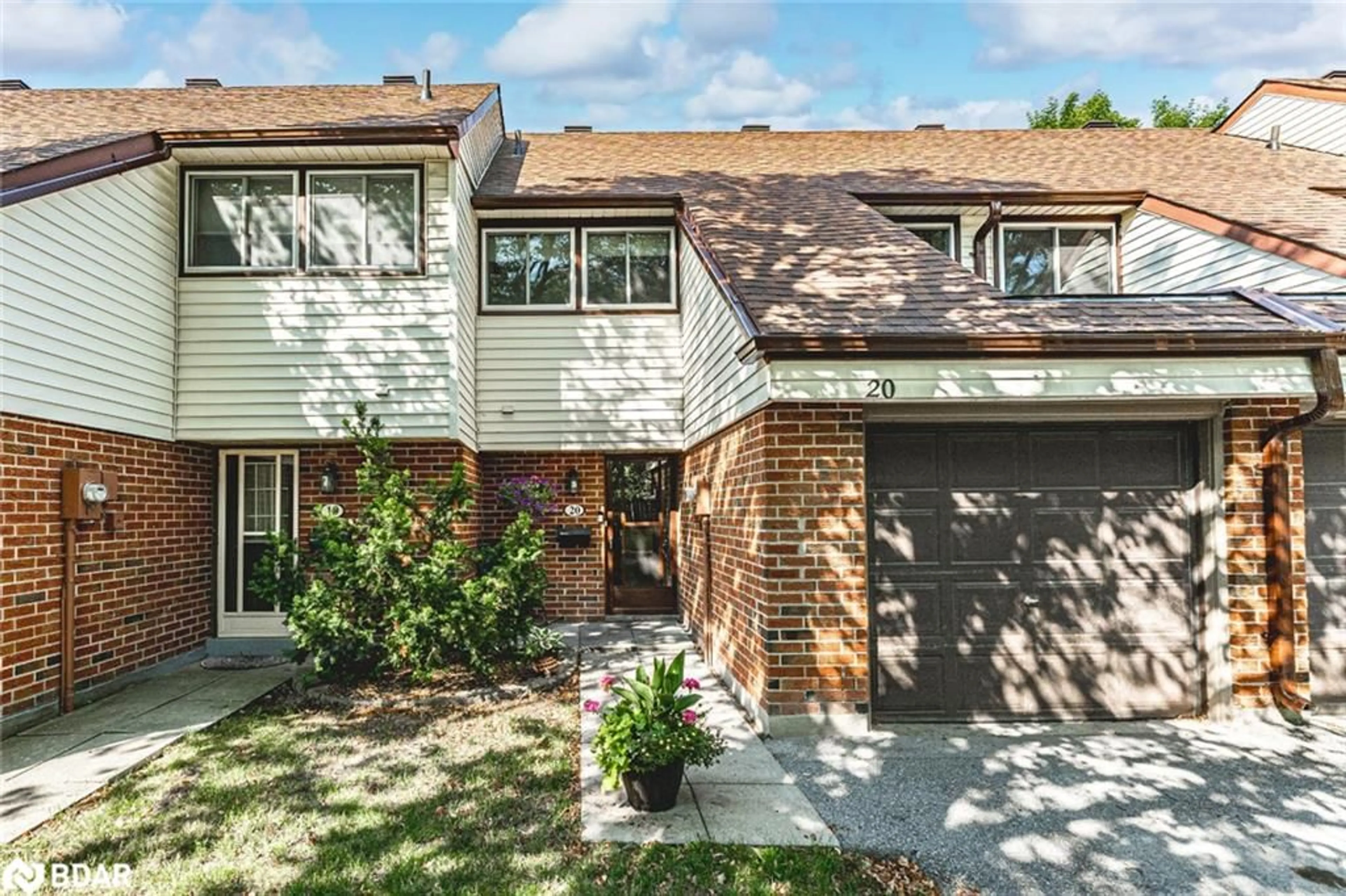 Home with brick exterior material, street for 28 Donald St #20, Barrie Ontario L4N 4S6