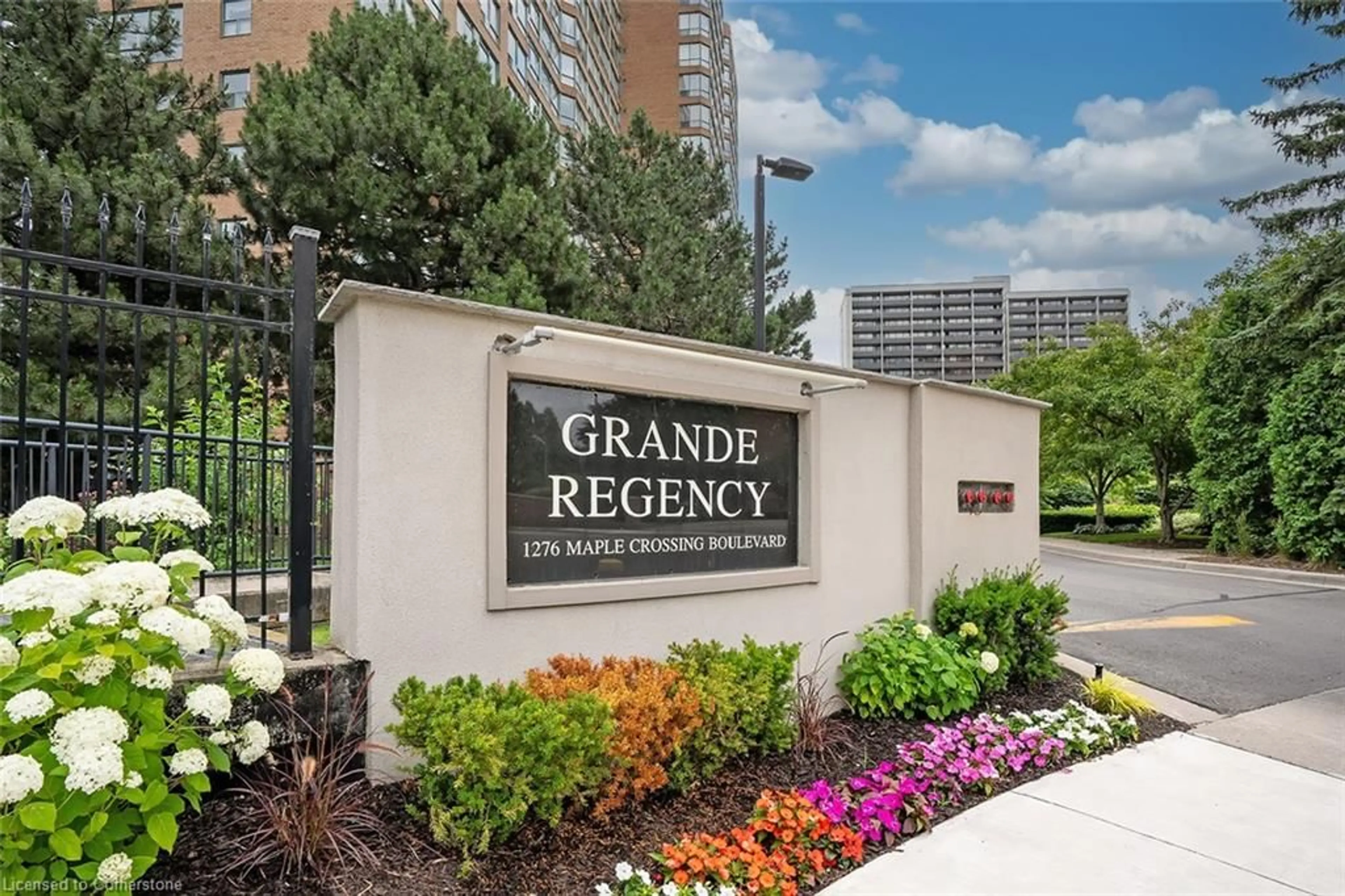 Indoor entryway for 1276 Maple Crossing Blvd #612, Burlington Ontario L7S 2J9
