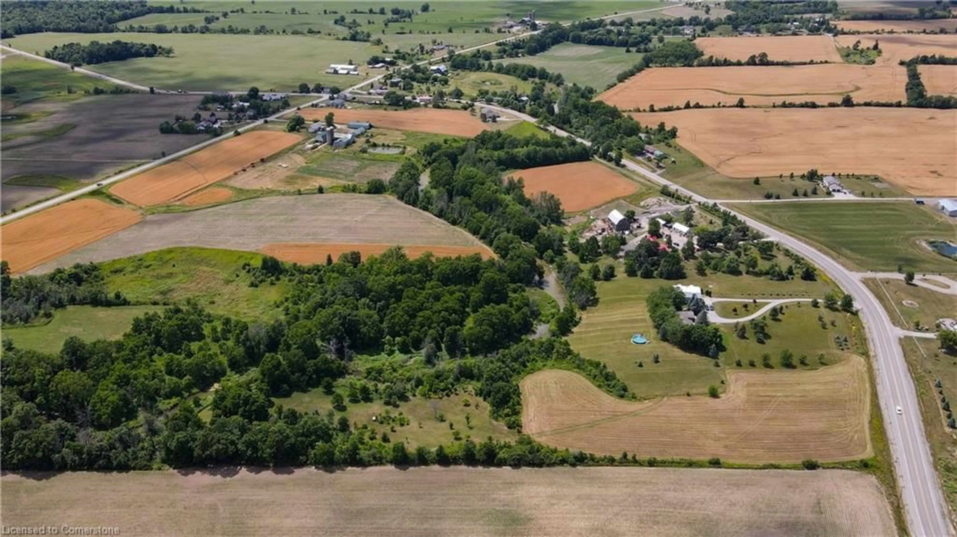 A pic from outside/outdoor area/front of a property/back of a property/a pic from drone, unknown for 895 Smithville Rd, Wellandport Ontario L0R 2J0