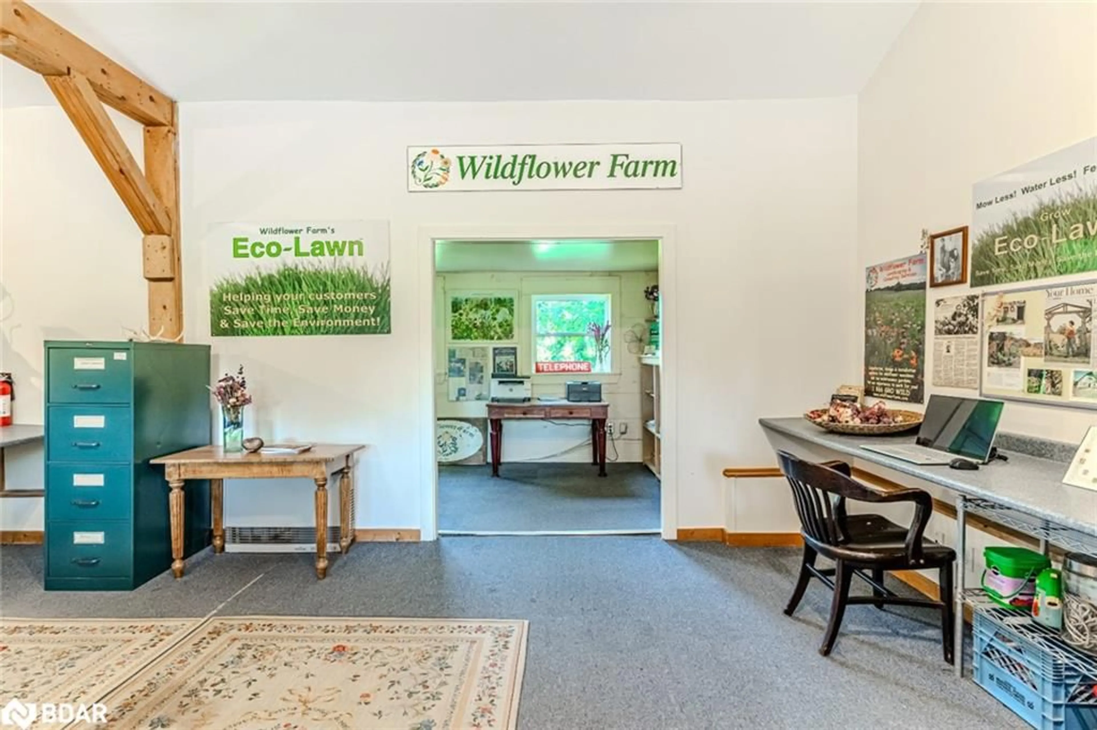 Indoor foyer for 10195 Hwy 12 West, Coldwater Ontario L0K 1E0