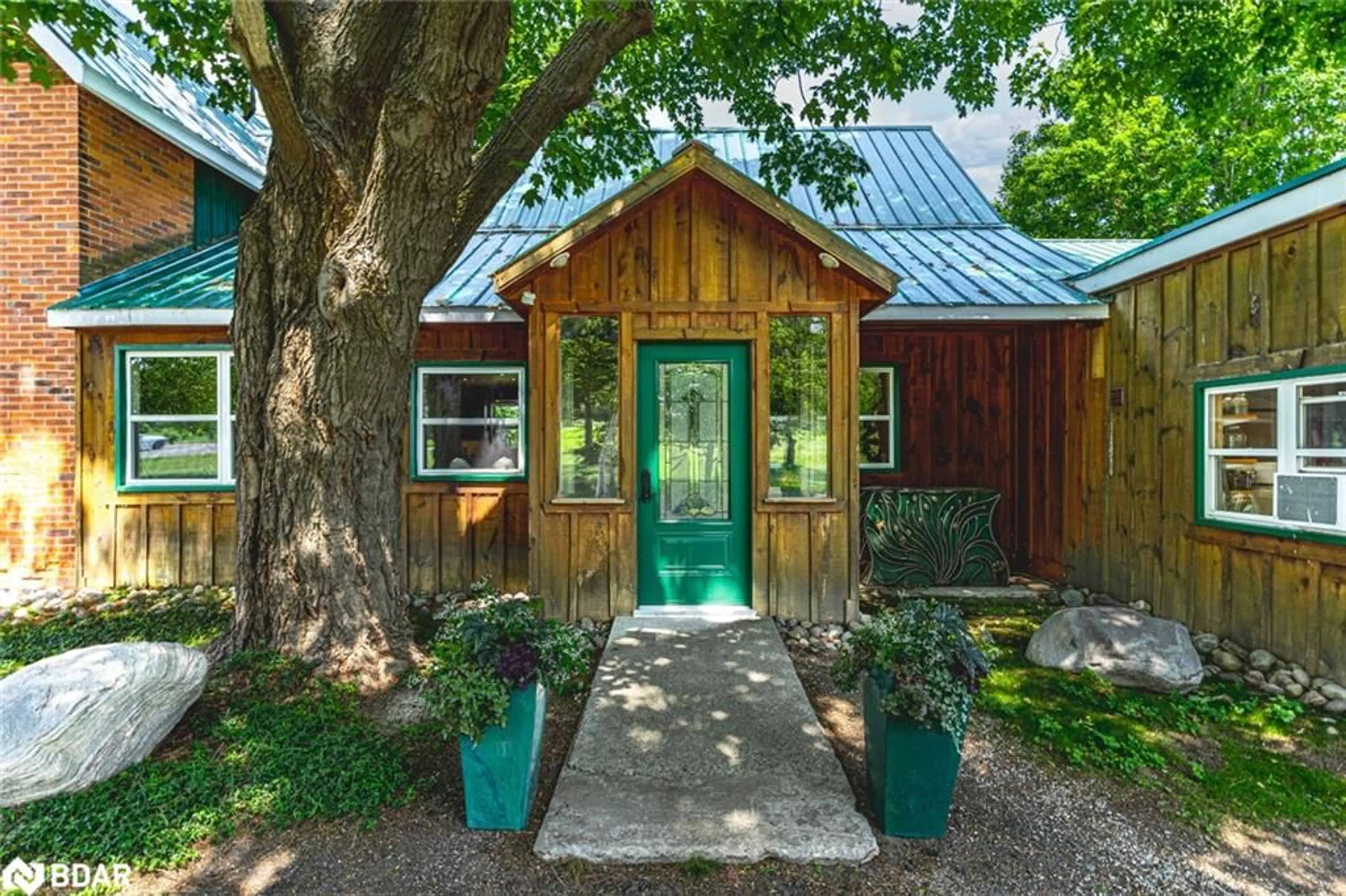 Indoor entryway for 10195 Hwy 12 West, Coldwater Ontario L0K 1E0