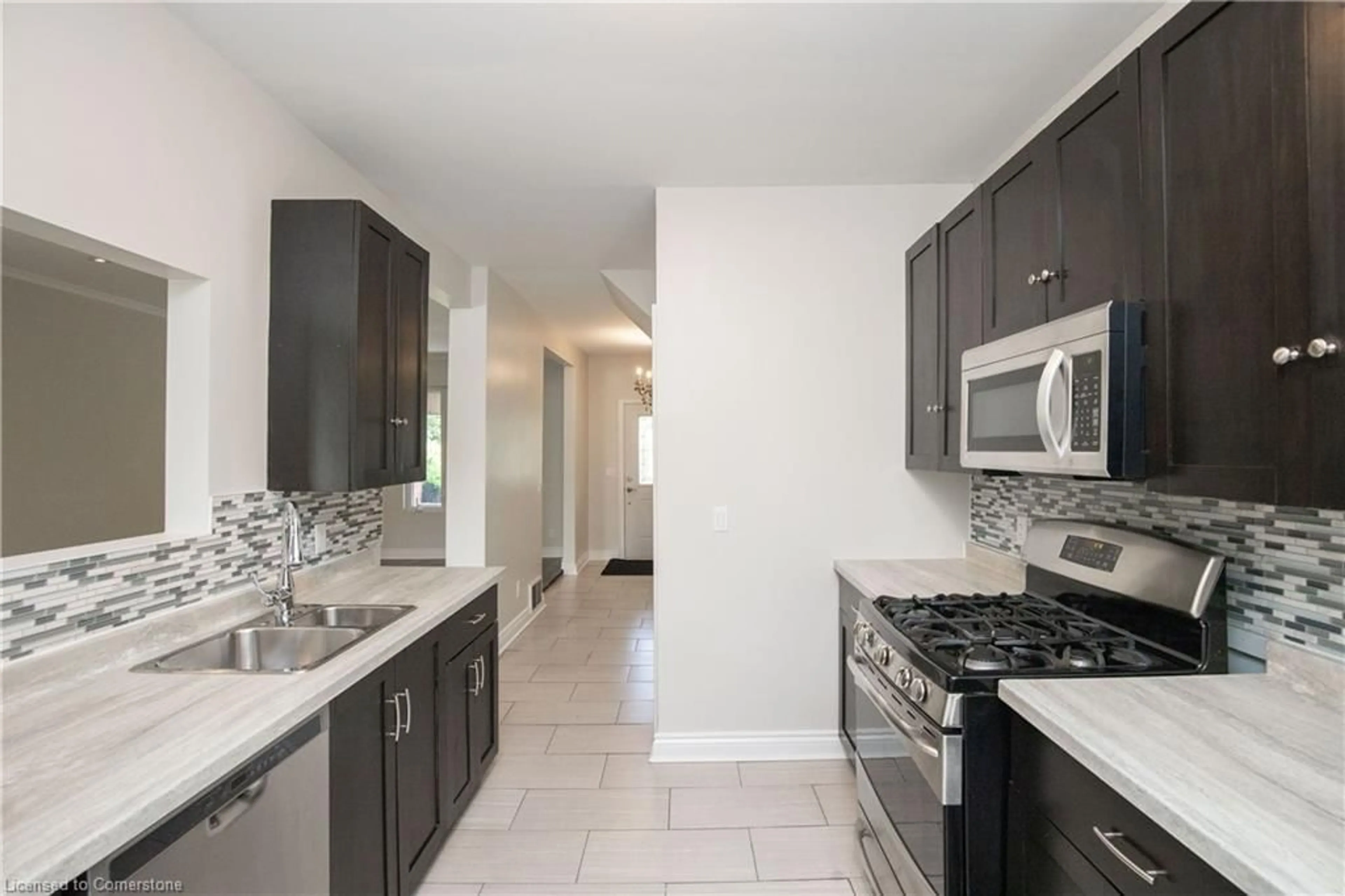 Standard kitchen, ceramic/tile floor for 112 Maplewood Ave, Hamilton Ontario L8M 1X2