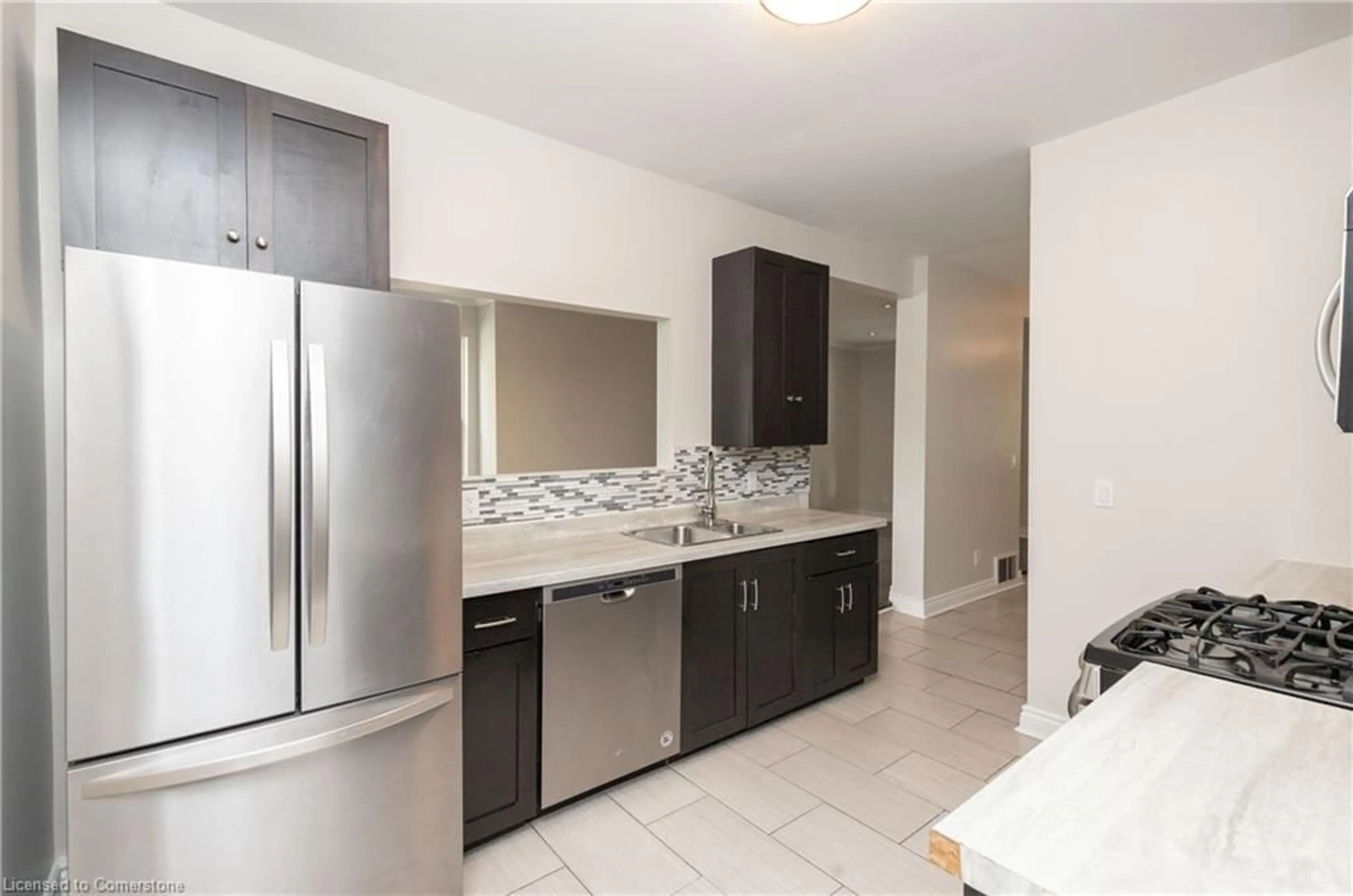 Standard kitchen, ceramic/tile floor for 112 Maplewood Ave, Hamilton Ontario L8M 1X2