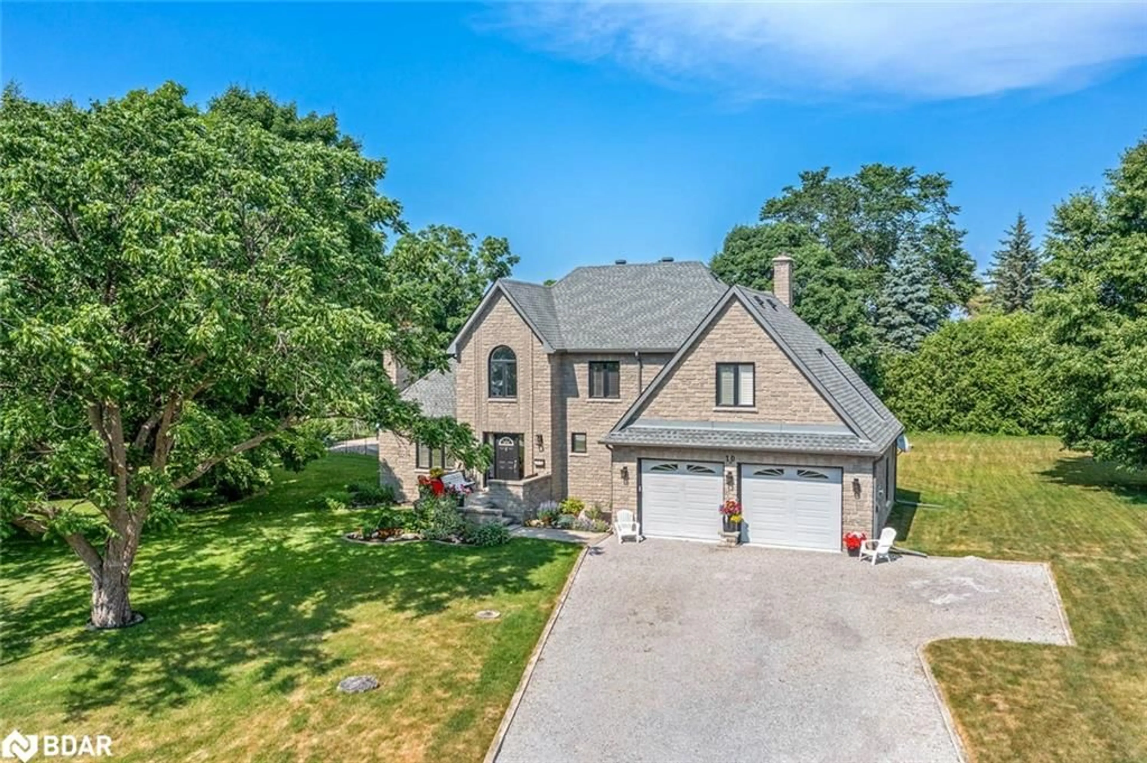 A pic from outside/outdoor area/front of a property/back of a property/a pic from drone, street for 10 Duffy's Court, Simcoe Ontario L0L 1Y3