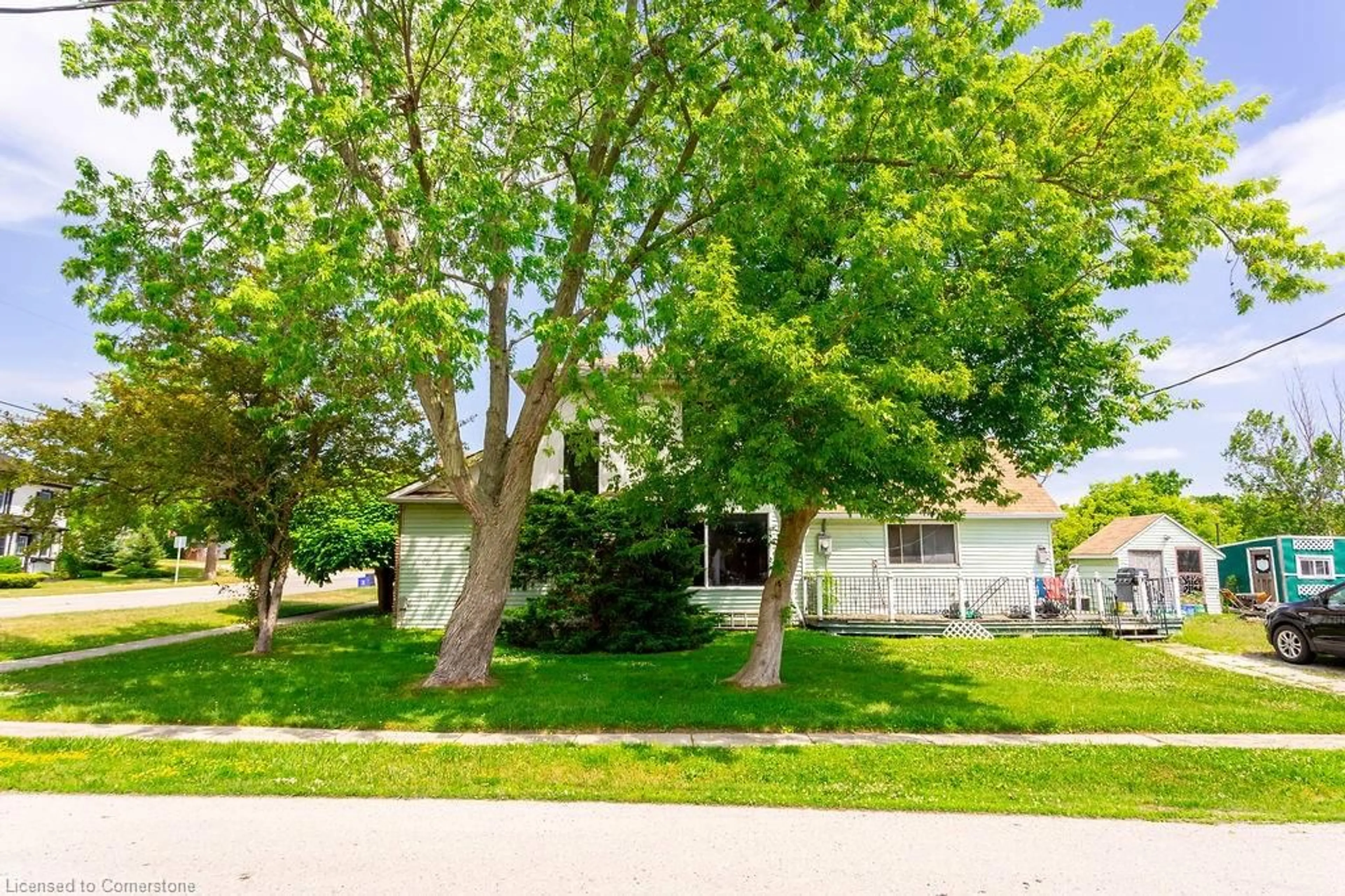 Home with vinyl exterior material, street for 9 Erie Stree South St, Selkirk Ontario N0A 1P0