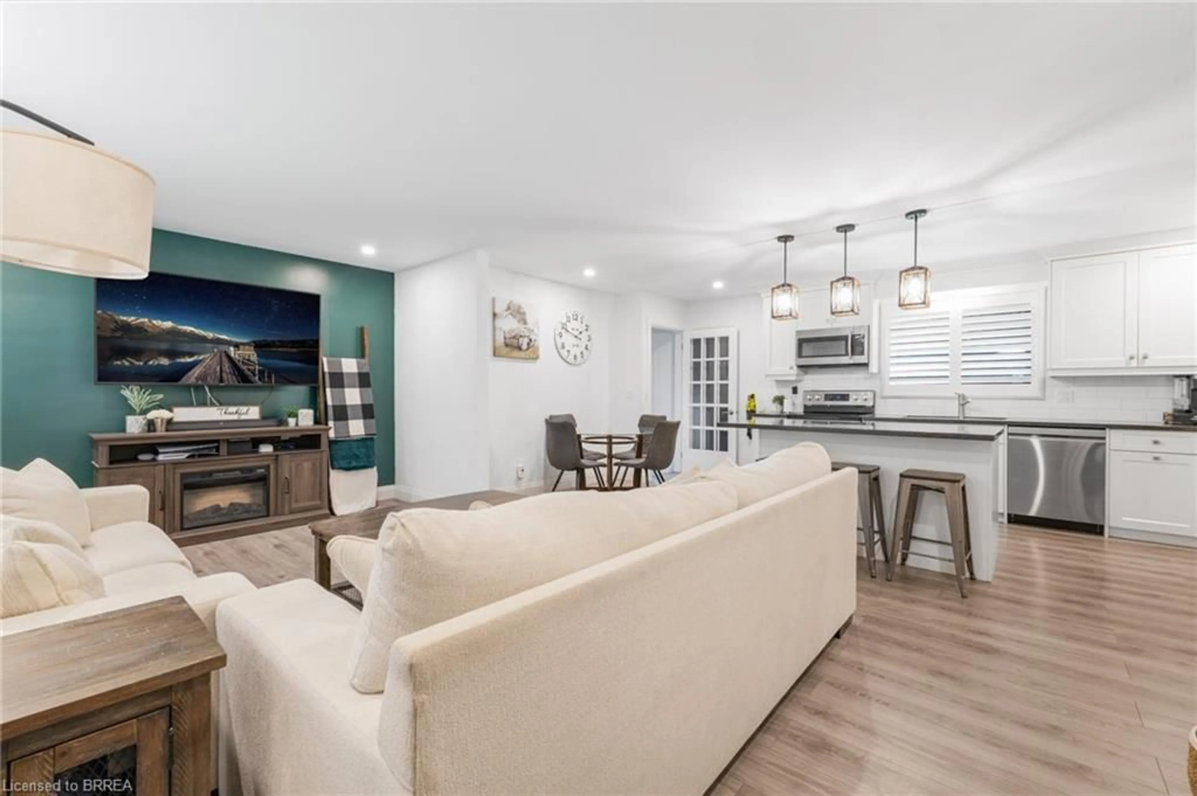 Open concept kitchen, unknown for 403 Oakhill Dr, Brantford Ontario N3T 5L7
