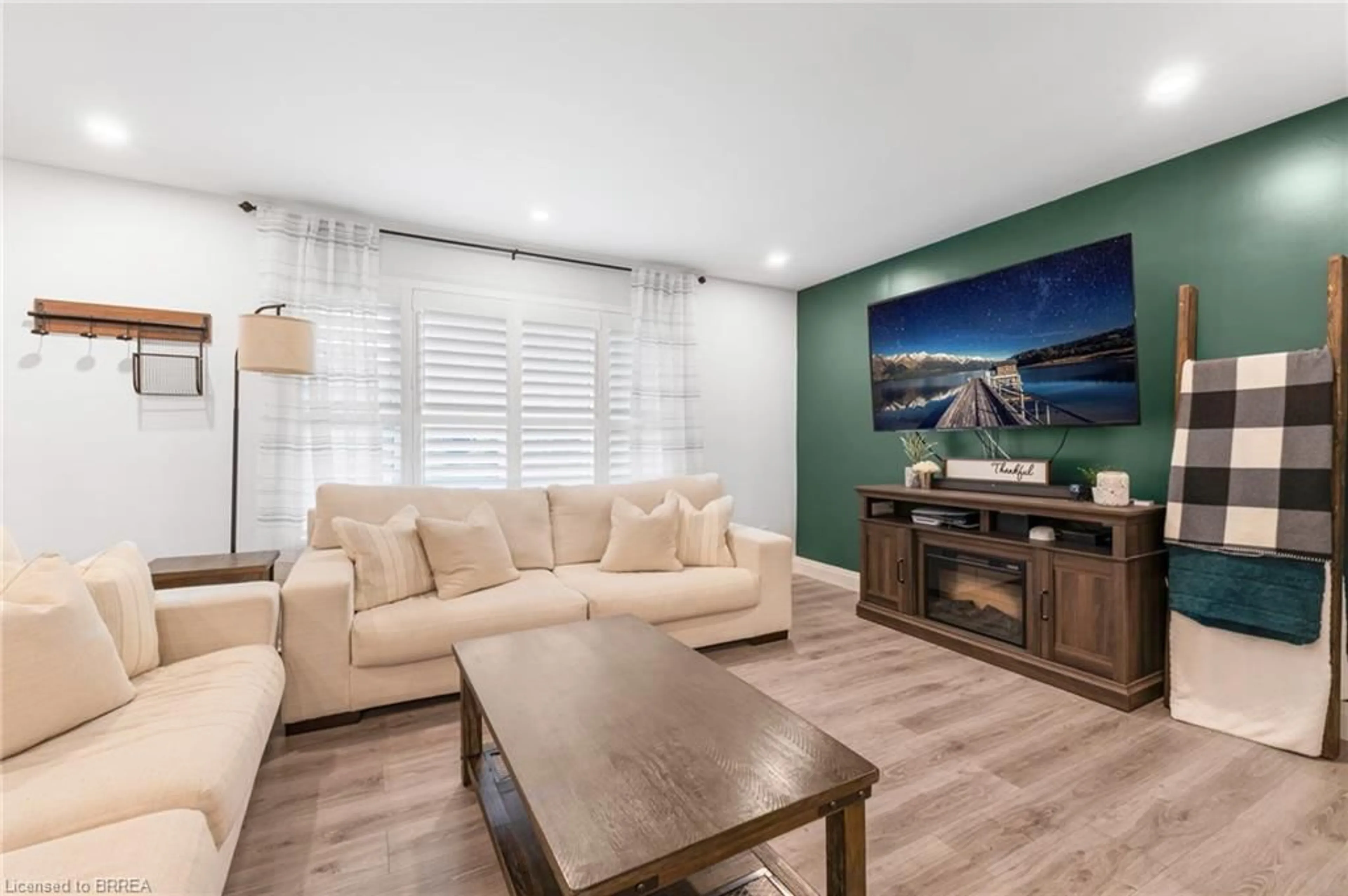 Living room with furniture, unknown for 403 Oakhill Dr, Brantford Ontario N3T 5L7