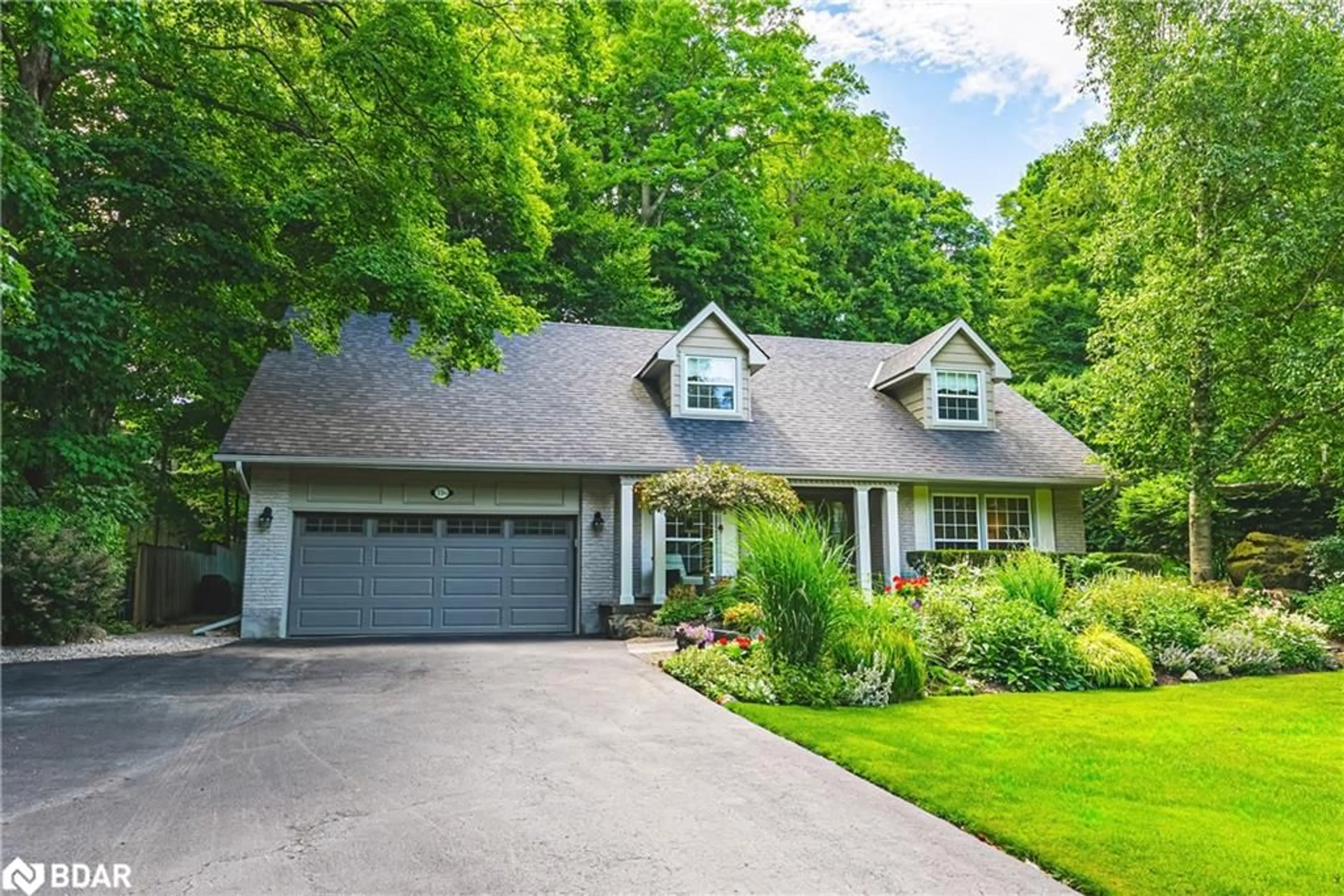 Home with vinyl exterior material, street for 116 Campbell Ave, Campbellville Ontario L0P 1B0