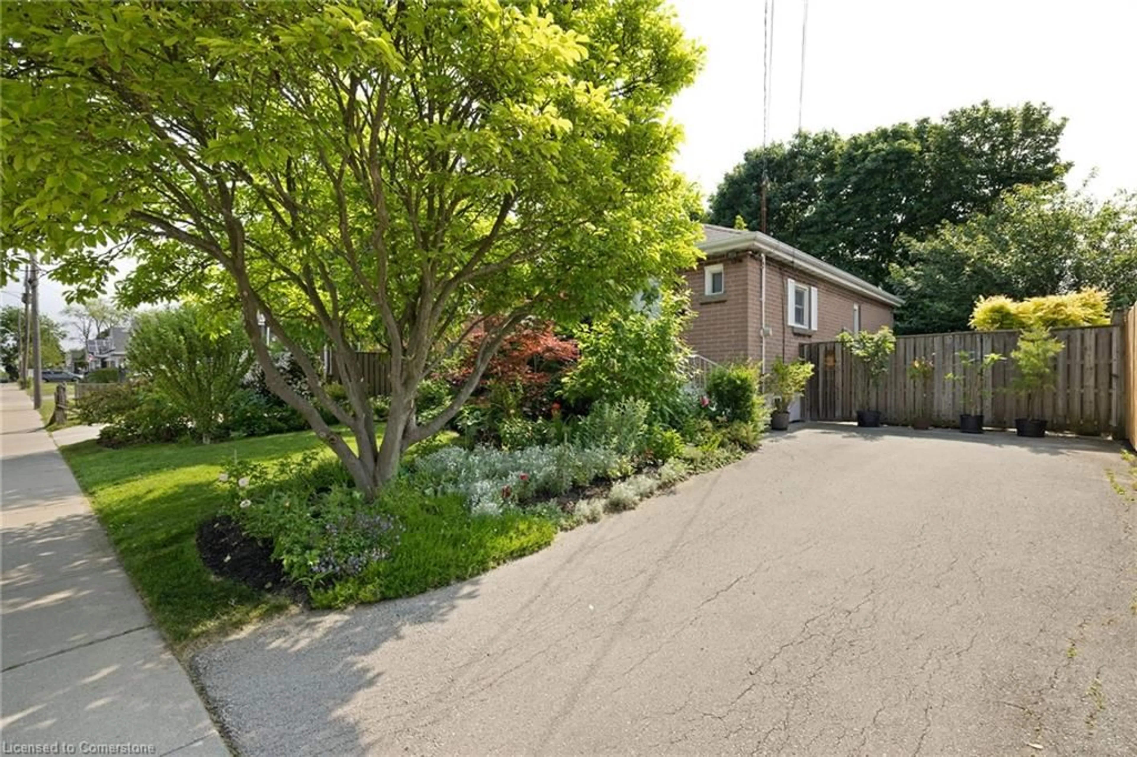 A pic from outside/outdoor area/front of a property/back of a property/a pic from drone, street for 73 West 1st St, Hamilton Ontario L9C 3C2