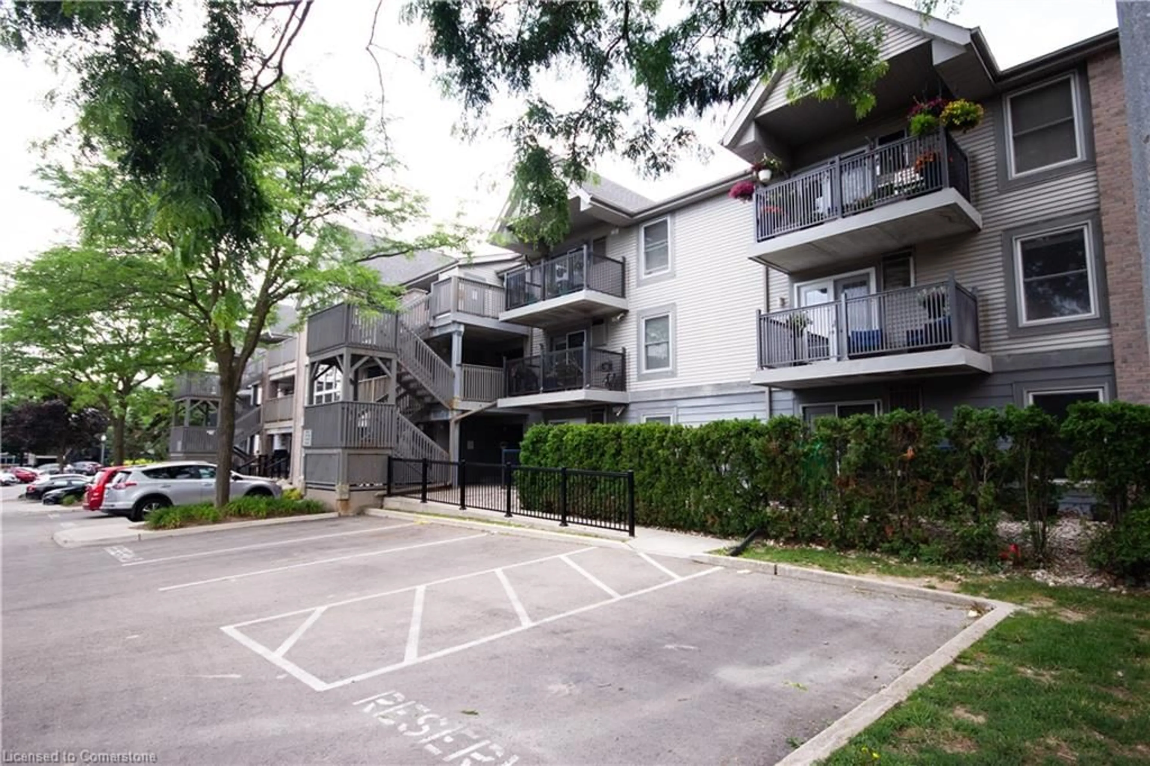Unknown for 2040 Cleaver Ave #214, Burlington Ontario L7M 4C4