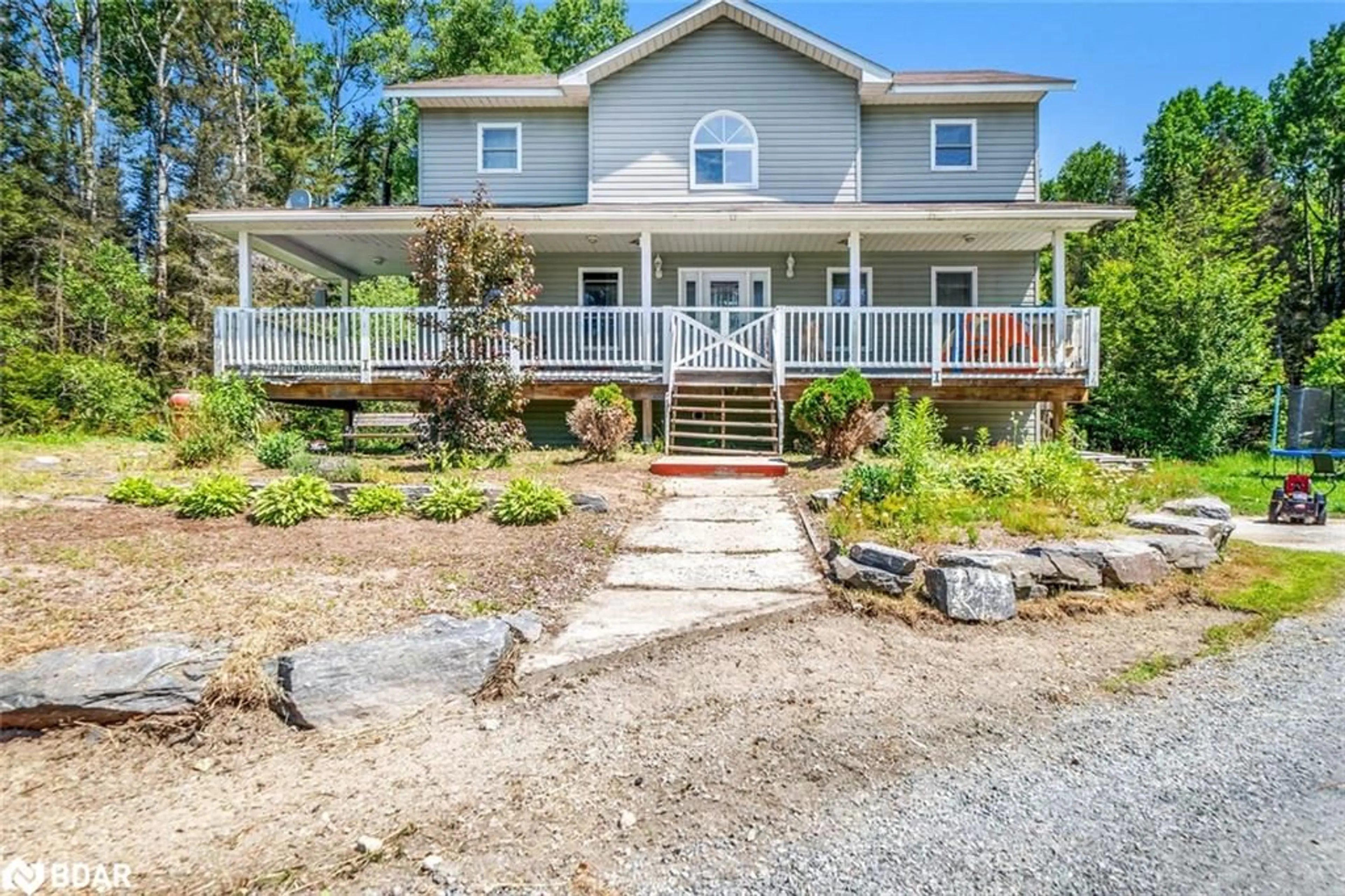 Home with vinyl exterior material, water/lake/river/ocean view for 215 O'brien Rd, Sundridge Ontario P0A 1Z0