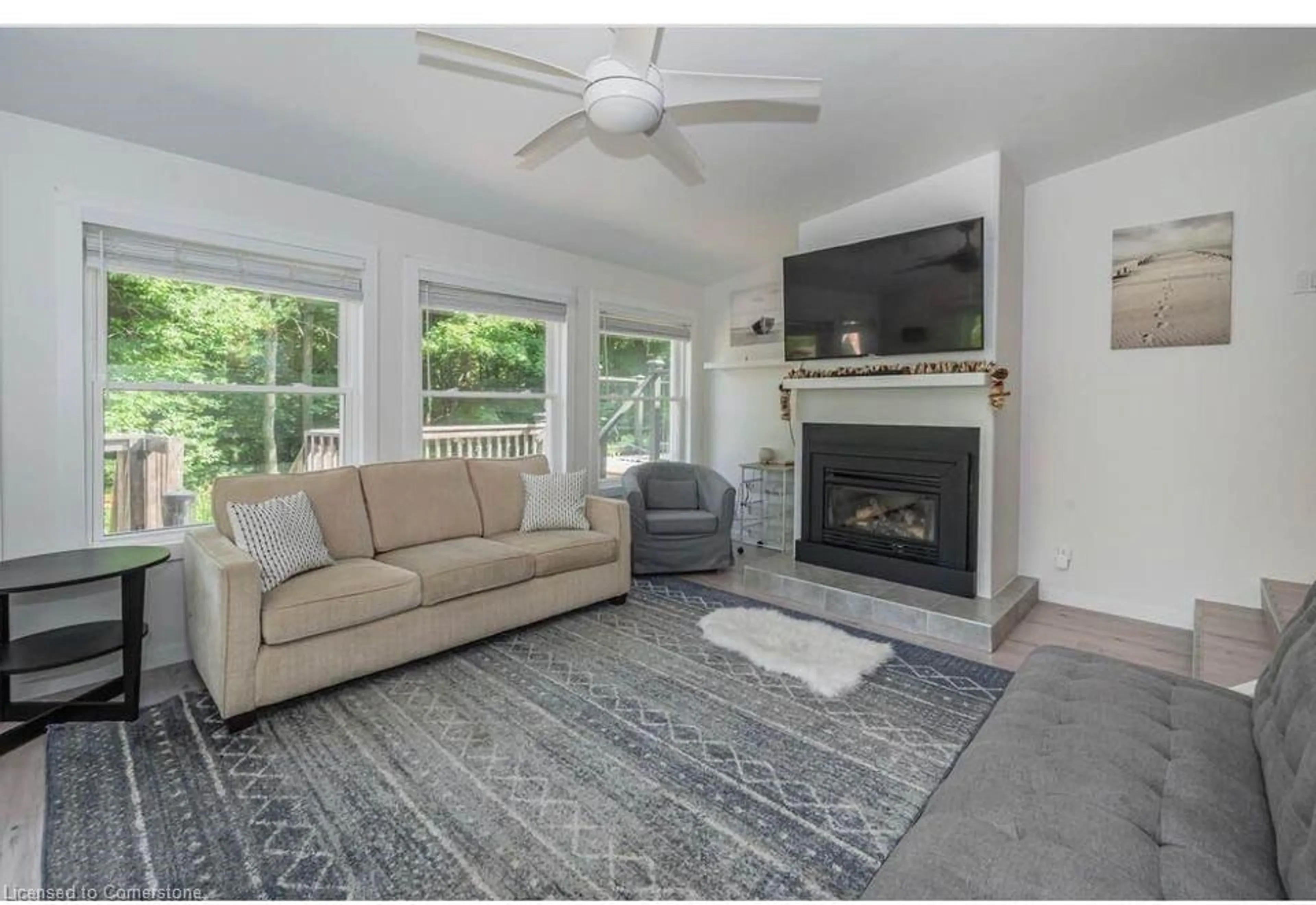 Living room with furniture, unknown for 11 14th Ave, South Bruce Peninsula Ontario N0H 2T0