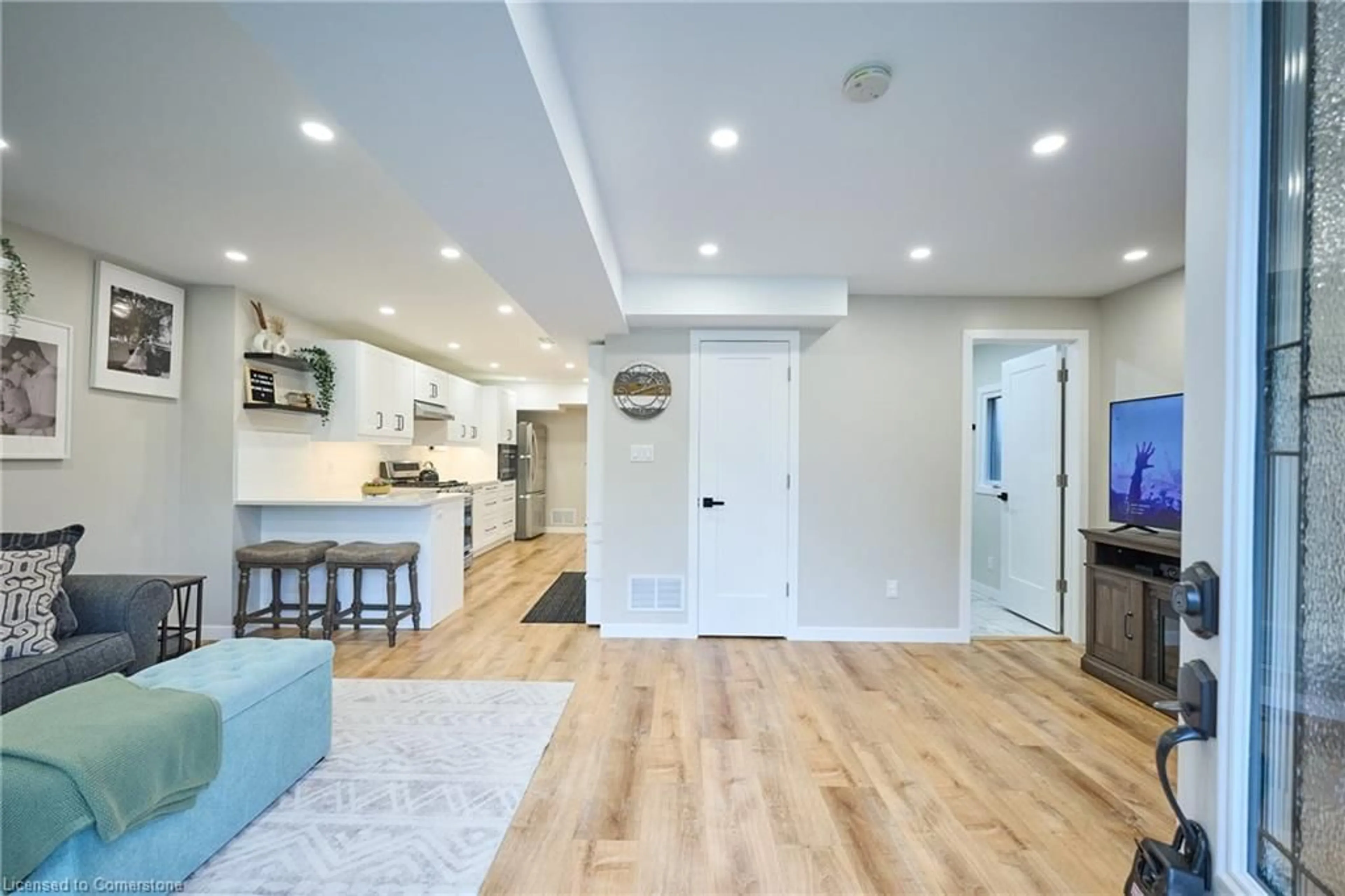 Open concept kitchen, wood/laminate floor for 162 Dufferin Ave, Smithville Ontario L0R 2A0