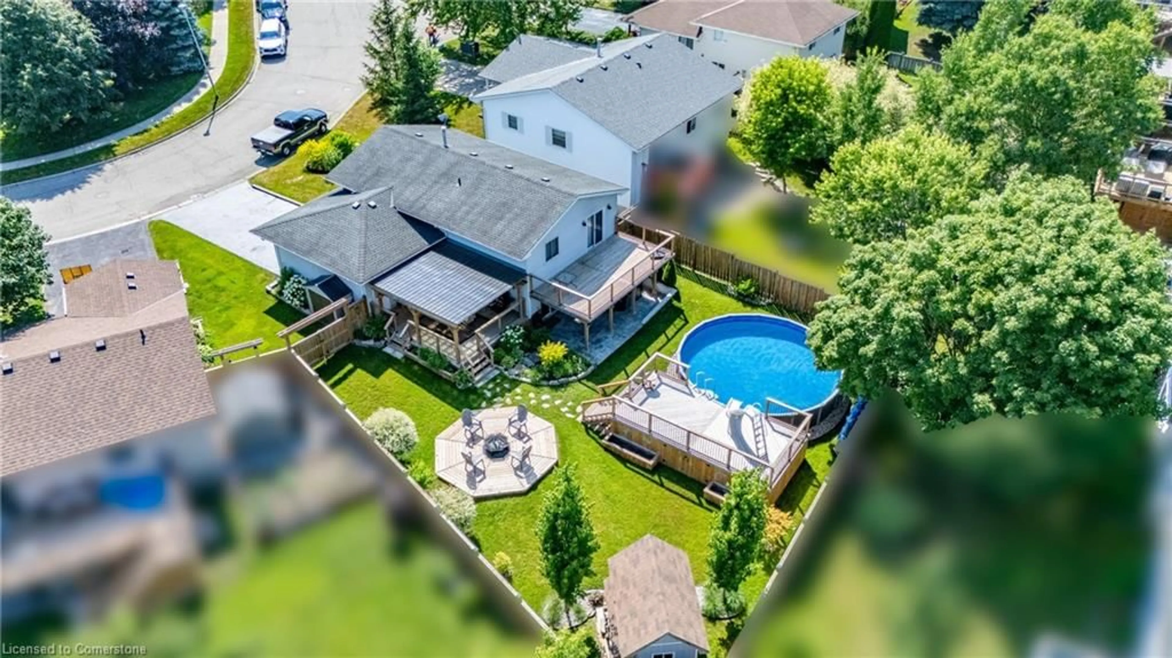 A pic from outside/outdoor area/front of a property/back of a property/a pic from drone, street for 167 Clarence Ave, Ingersoll Ontario N5C 3X9
