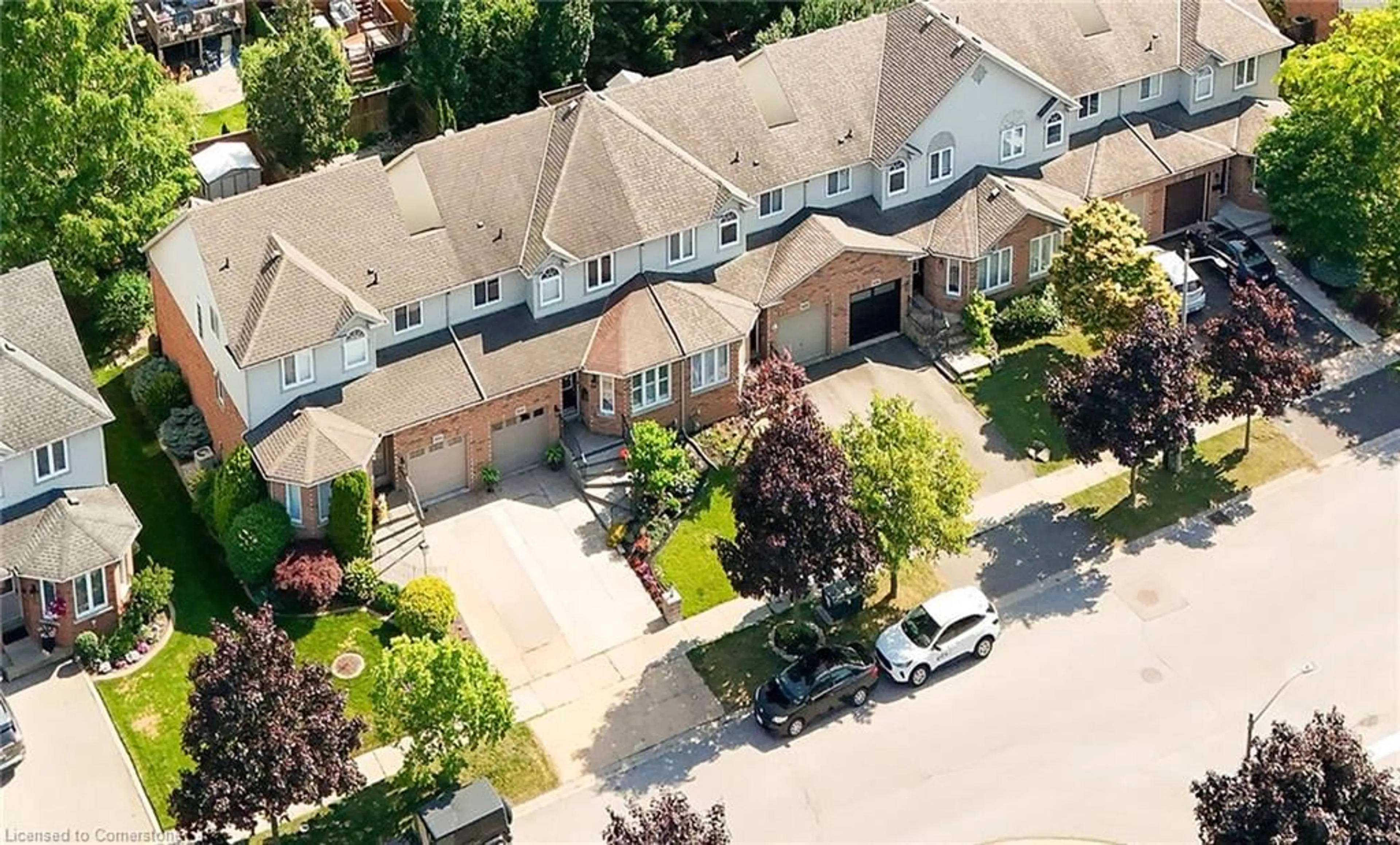 A pic from outside/outdoor area/front of a property/back of a property/a pic from drone, street for 5126 St. Georges Dr, Beamsville Ontario L3J 0L9
